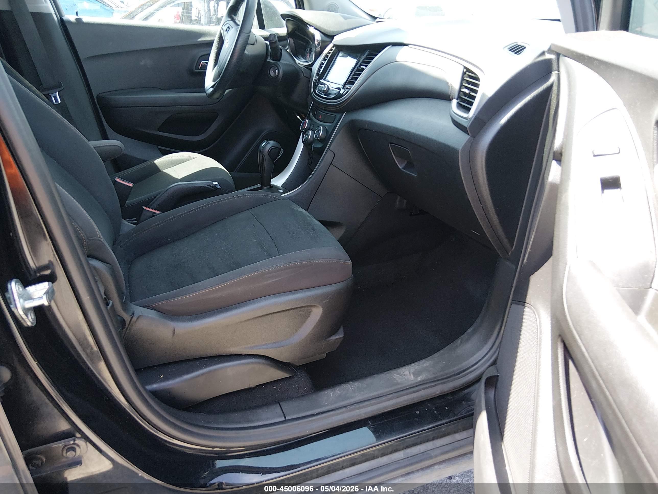 CHEVROLET TRAX image 5