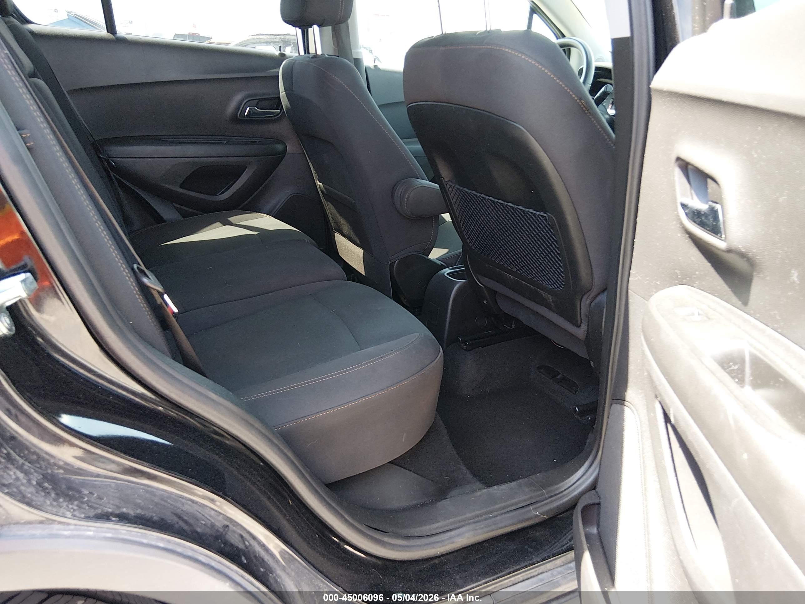 CHEVROLET TRAX image 8