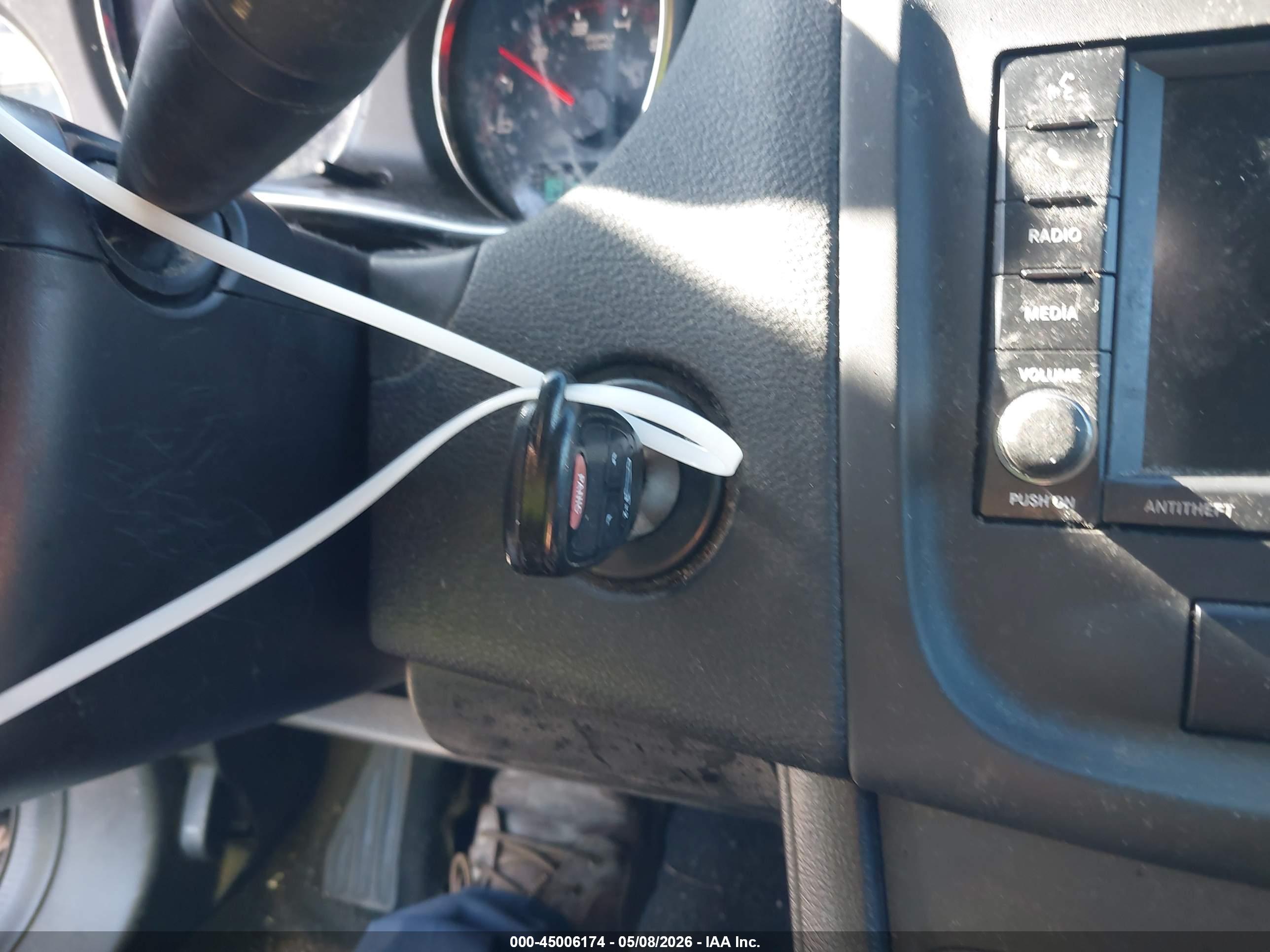 DODGE AVENGER image 11