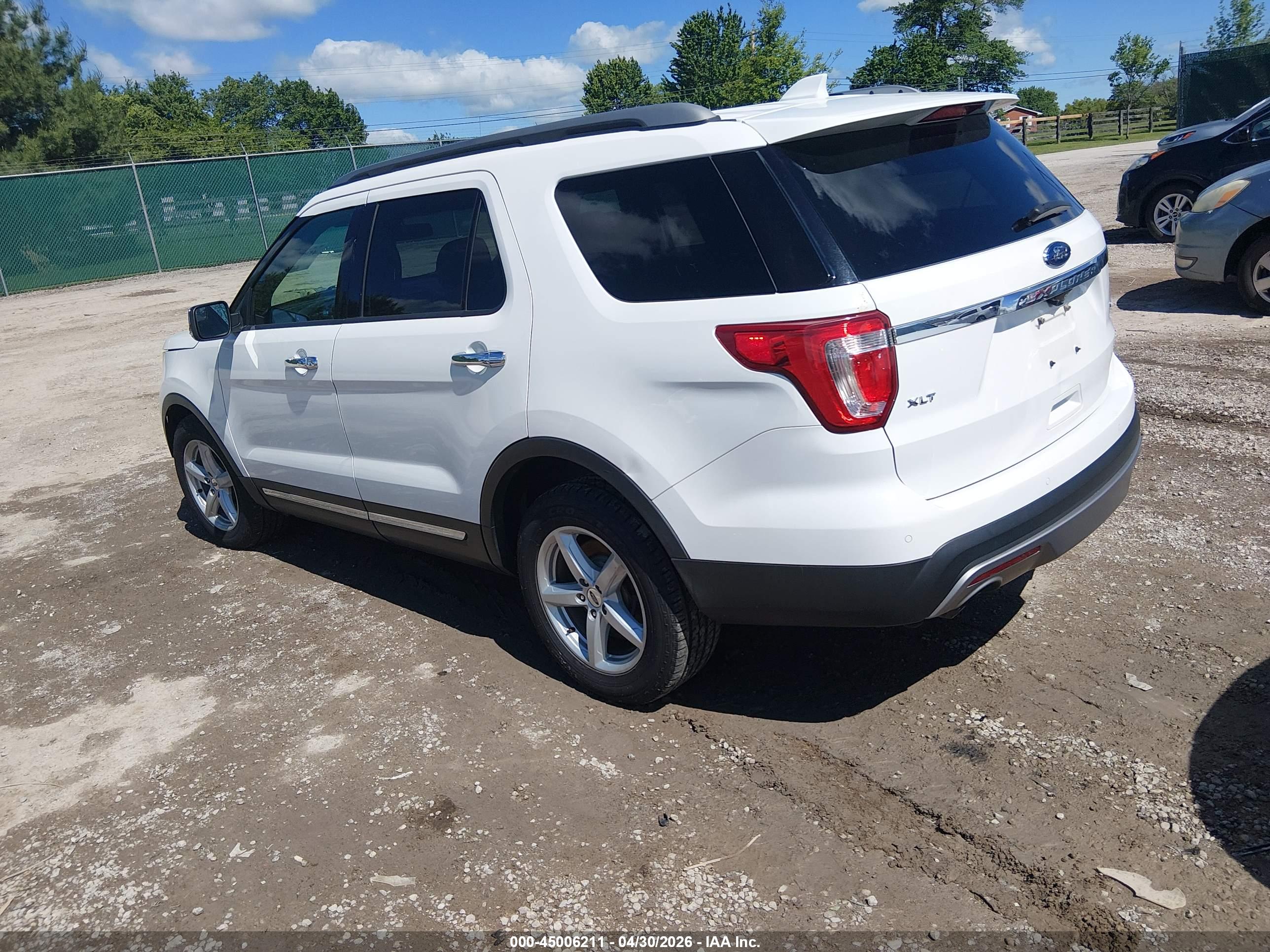 FORD EXPLORER image 3