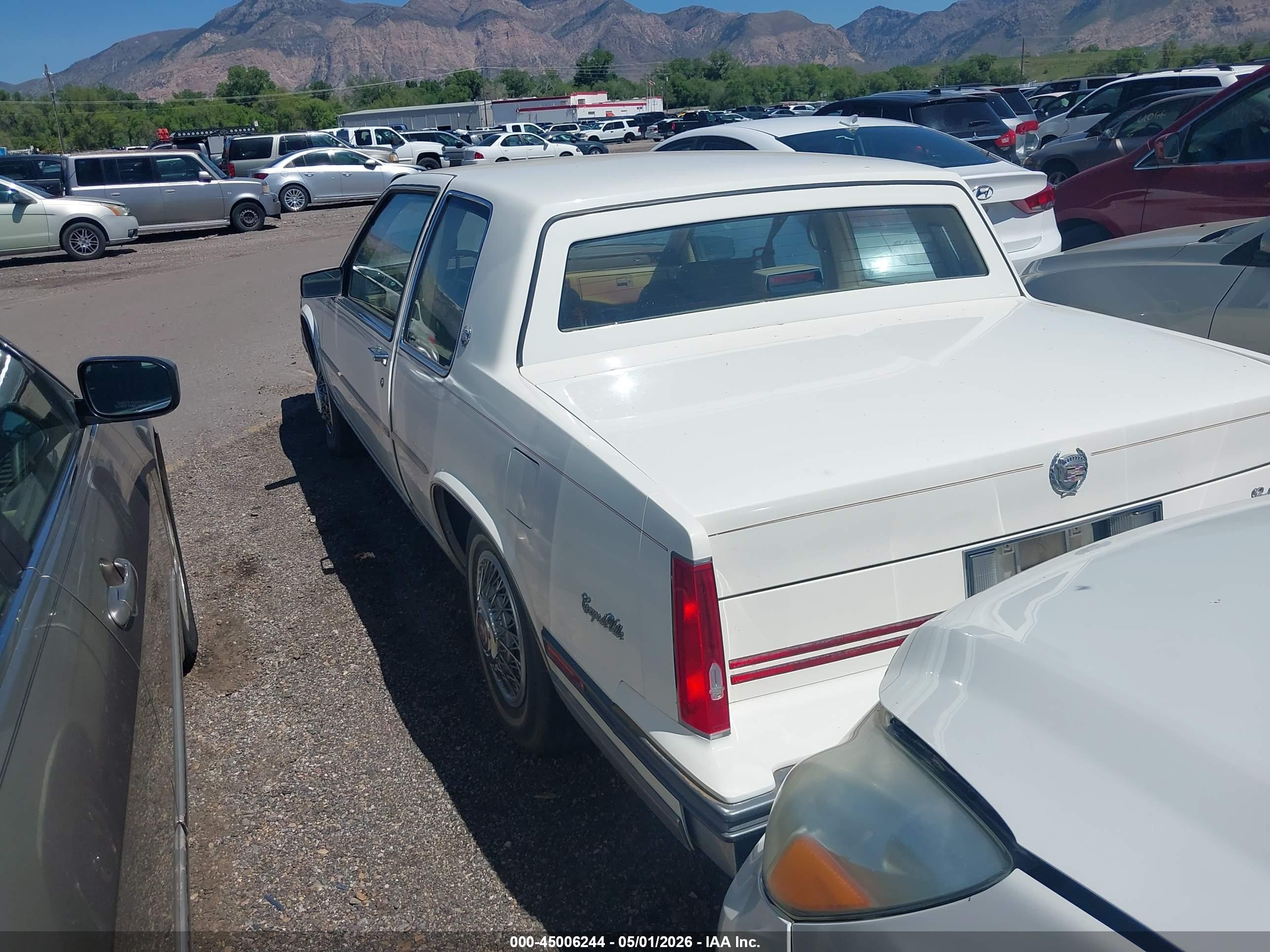 CADILLAC DEVILLE image 3