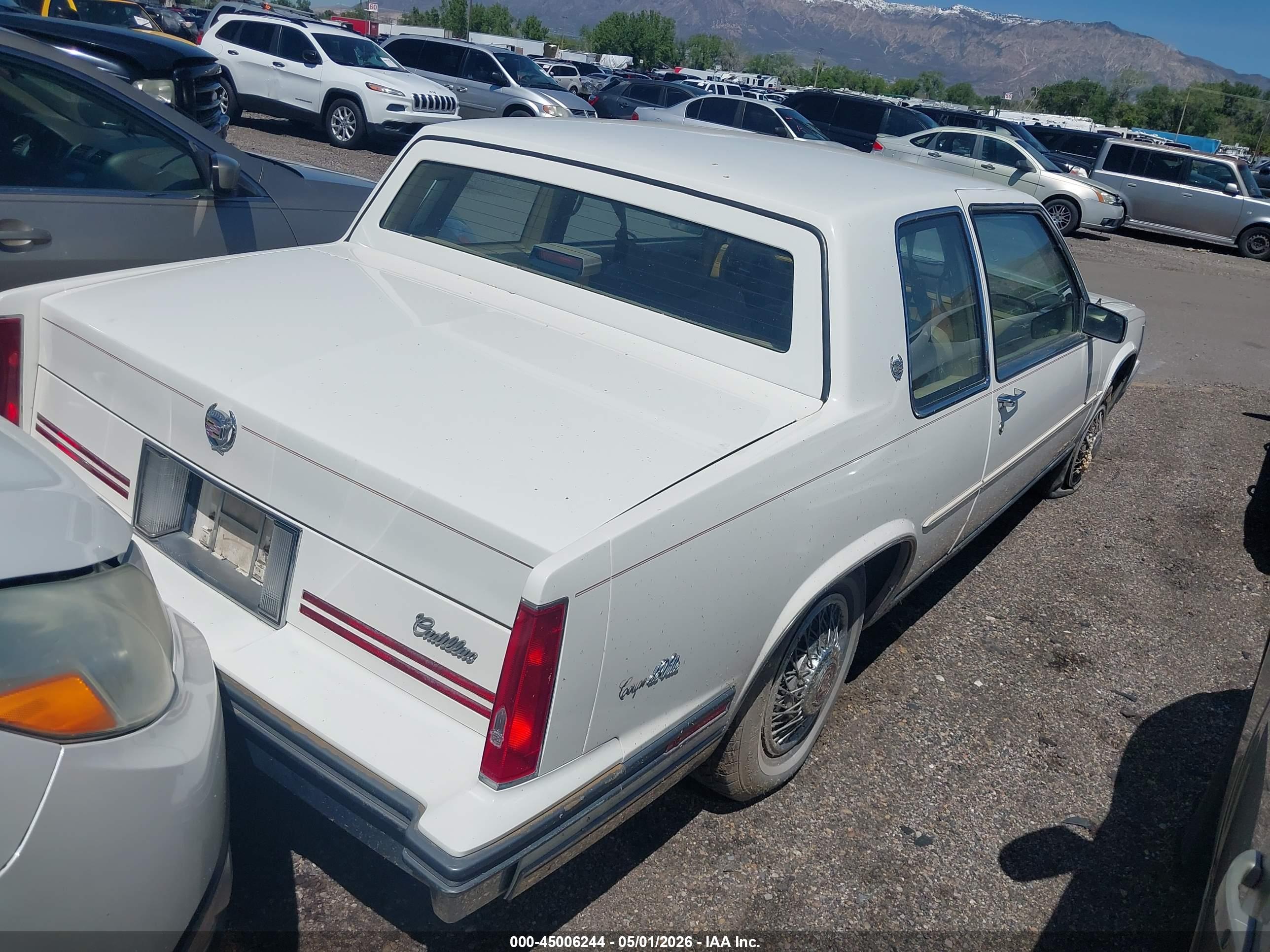 CADILLAC DEVILLE image 4
