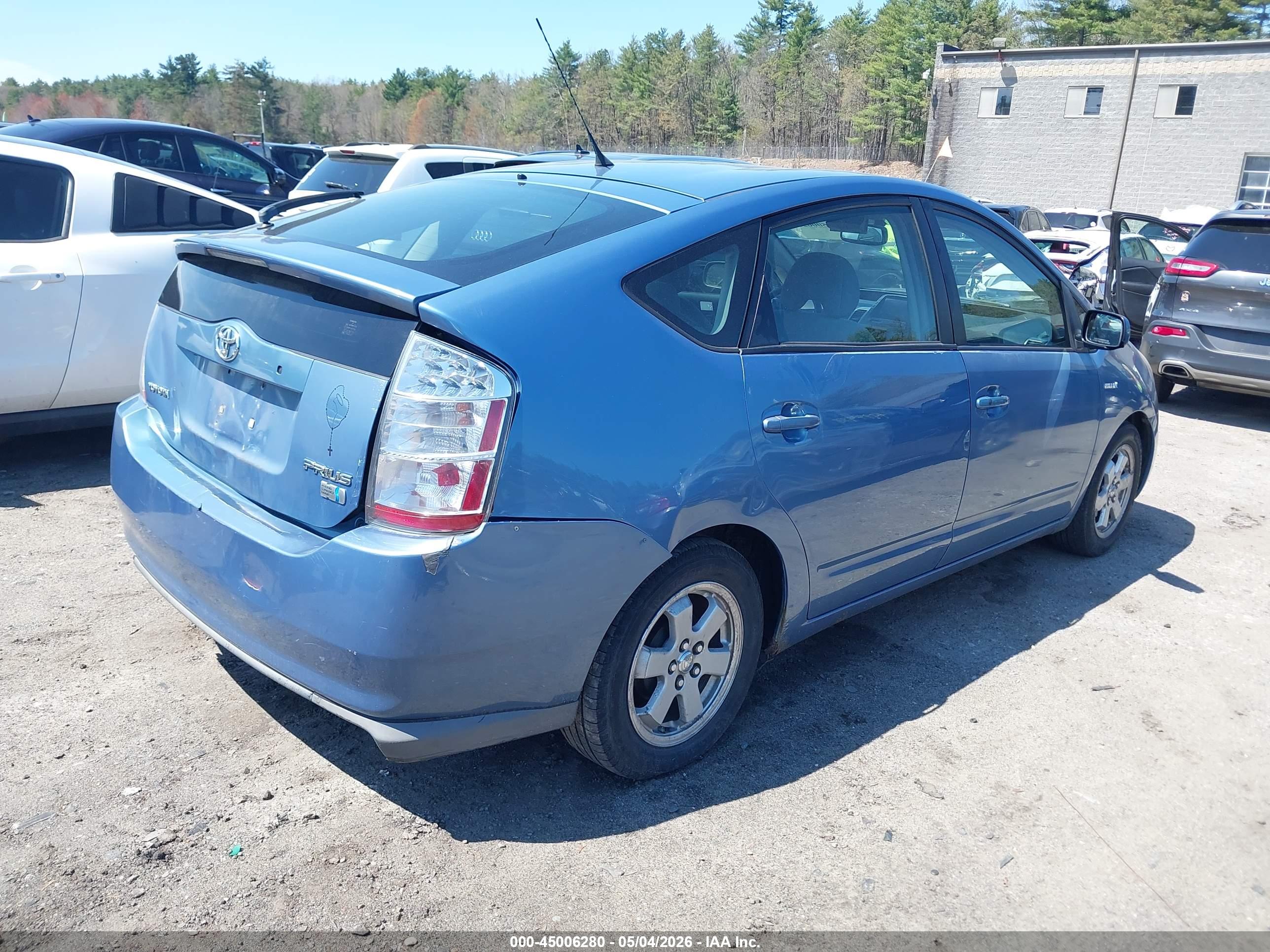 TOYOTA PRIUS image 4