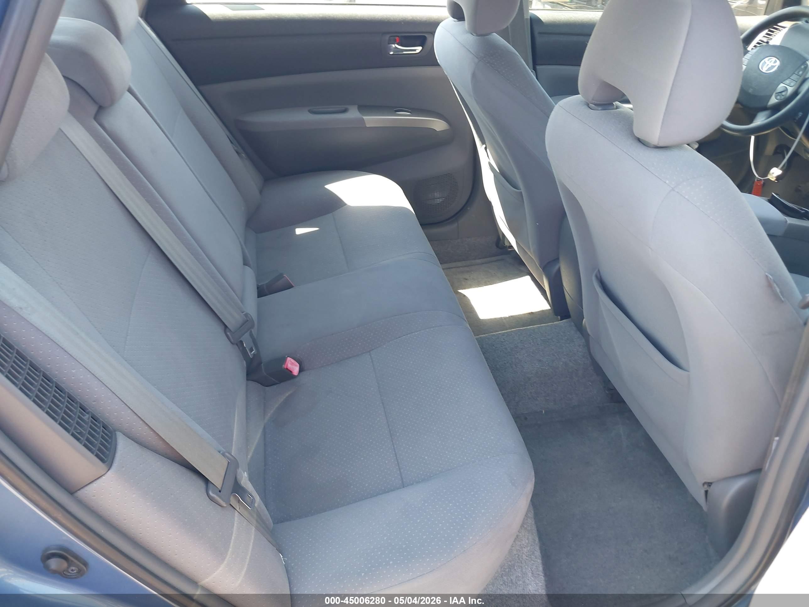 TOYOTA PRIUS image 8