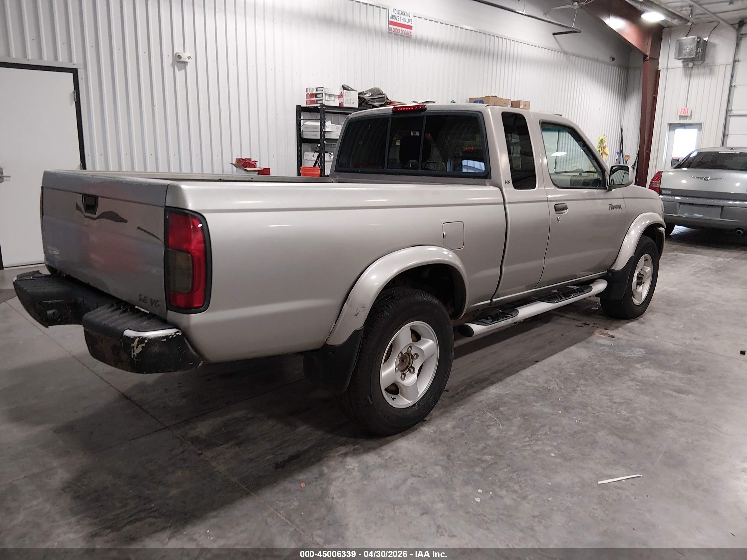 NISSAN FRONTIER image 4