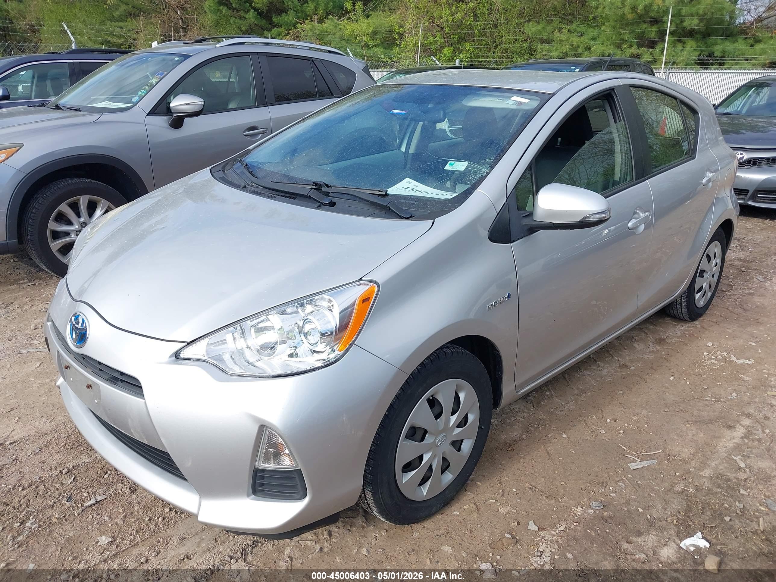 TOYOTA PRIUS image 2