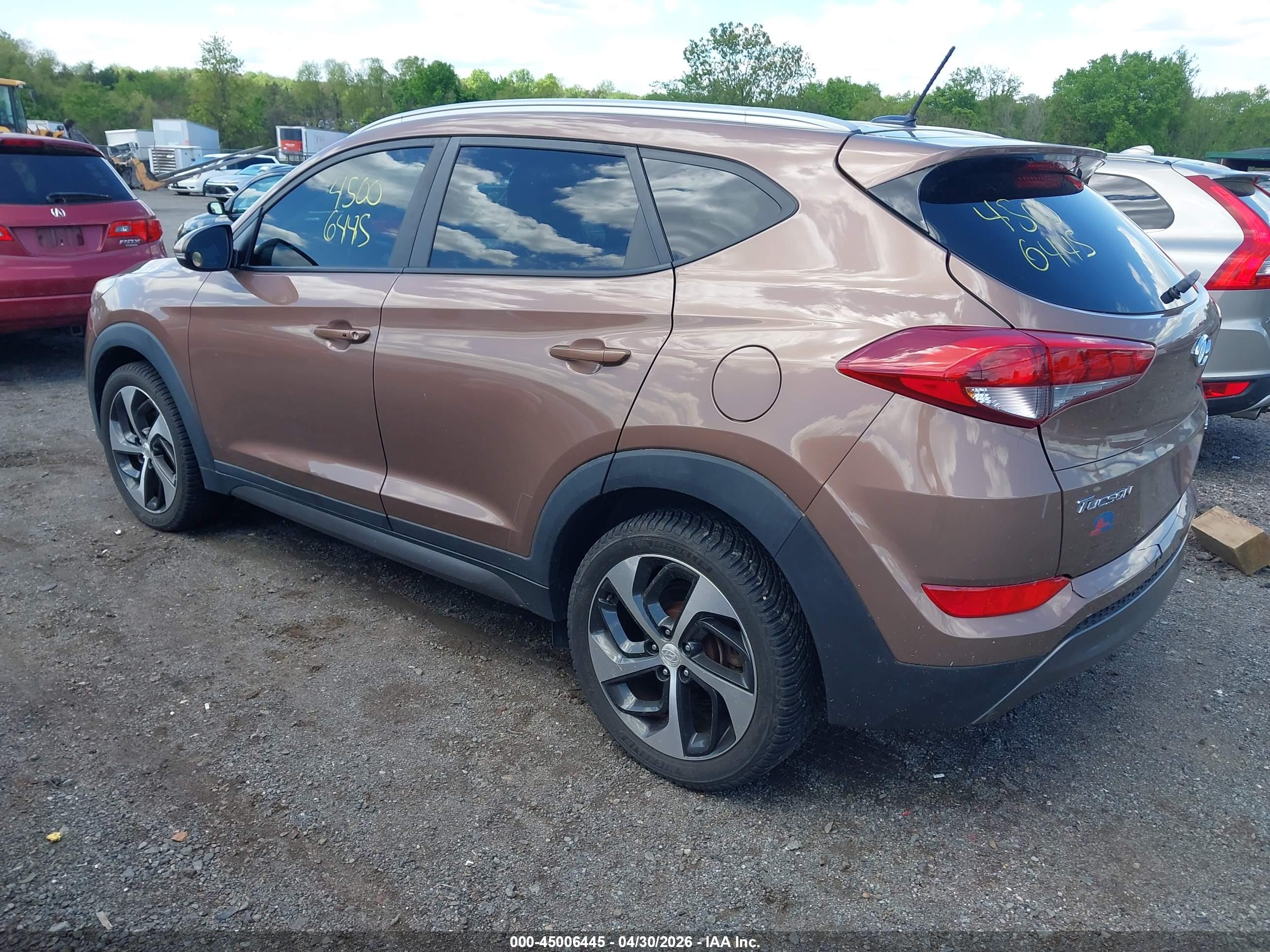 HYUNDAI TUCSON image 3