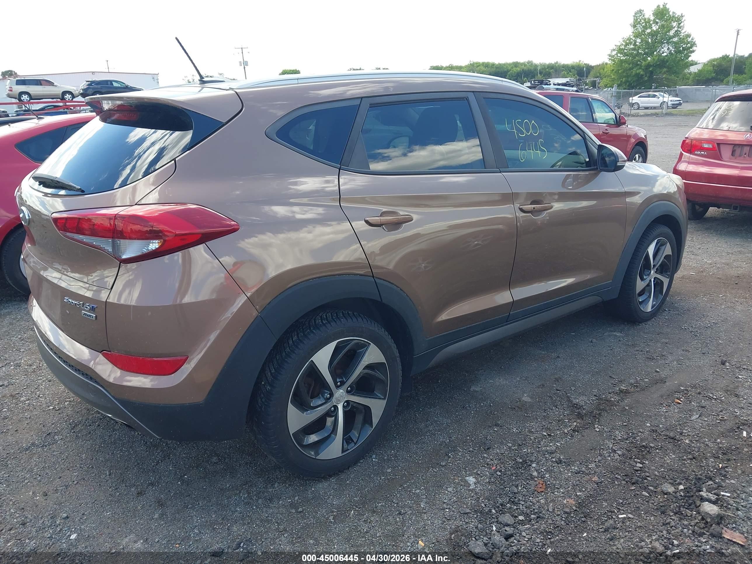 HYUNDAI TUCSON image 4