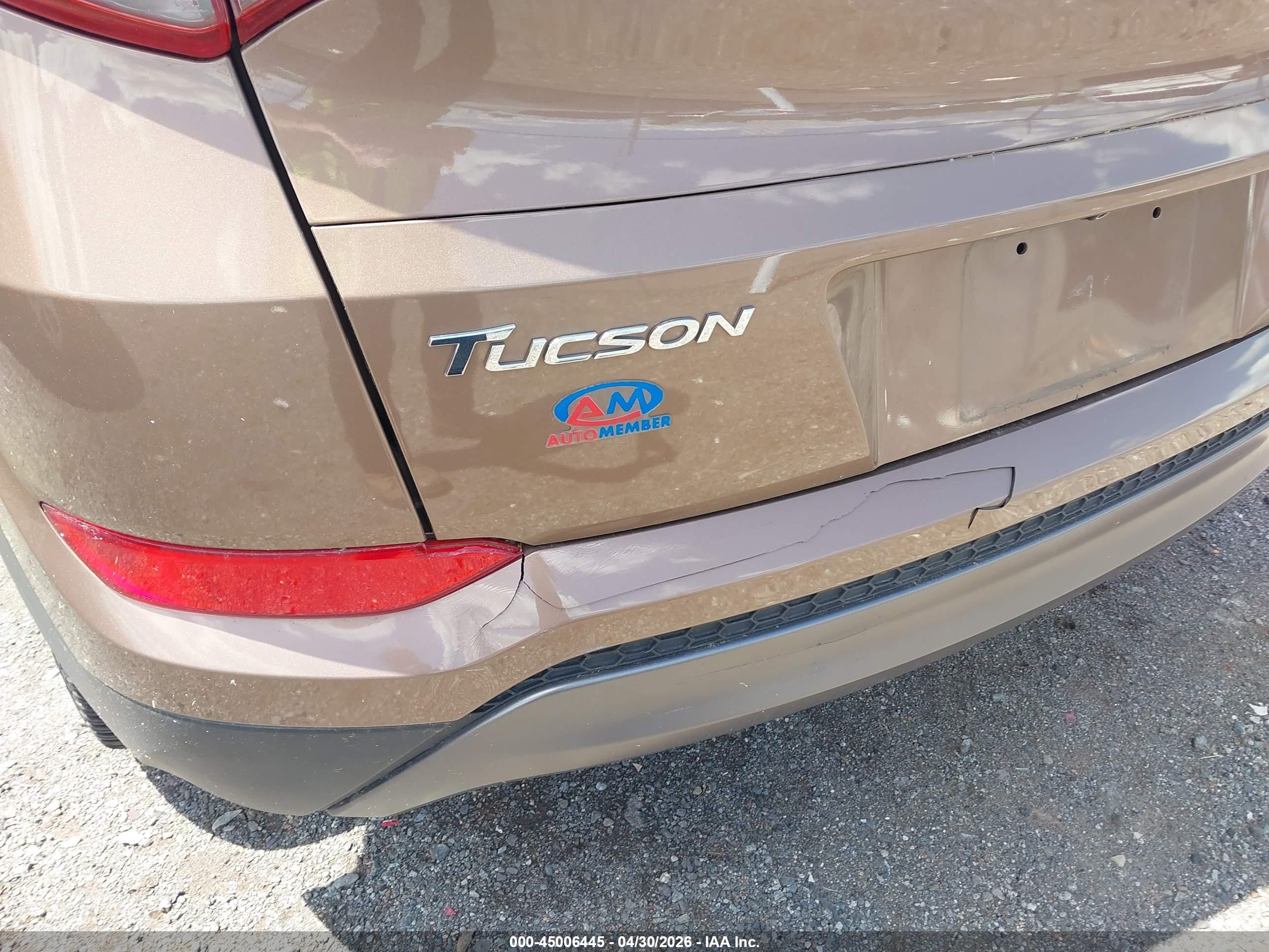 HYUNDAI TUCSON image 6