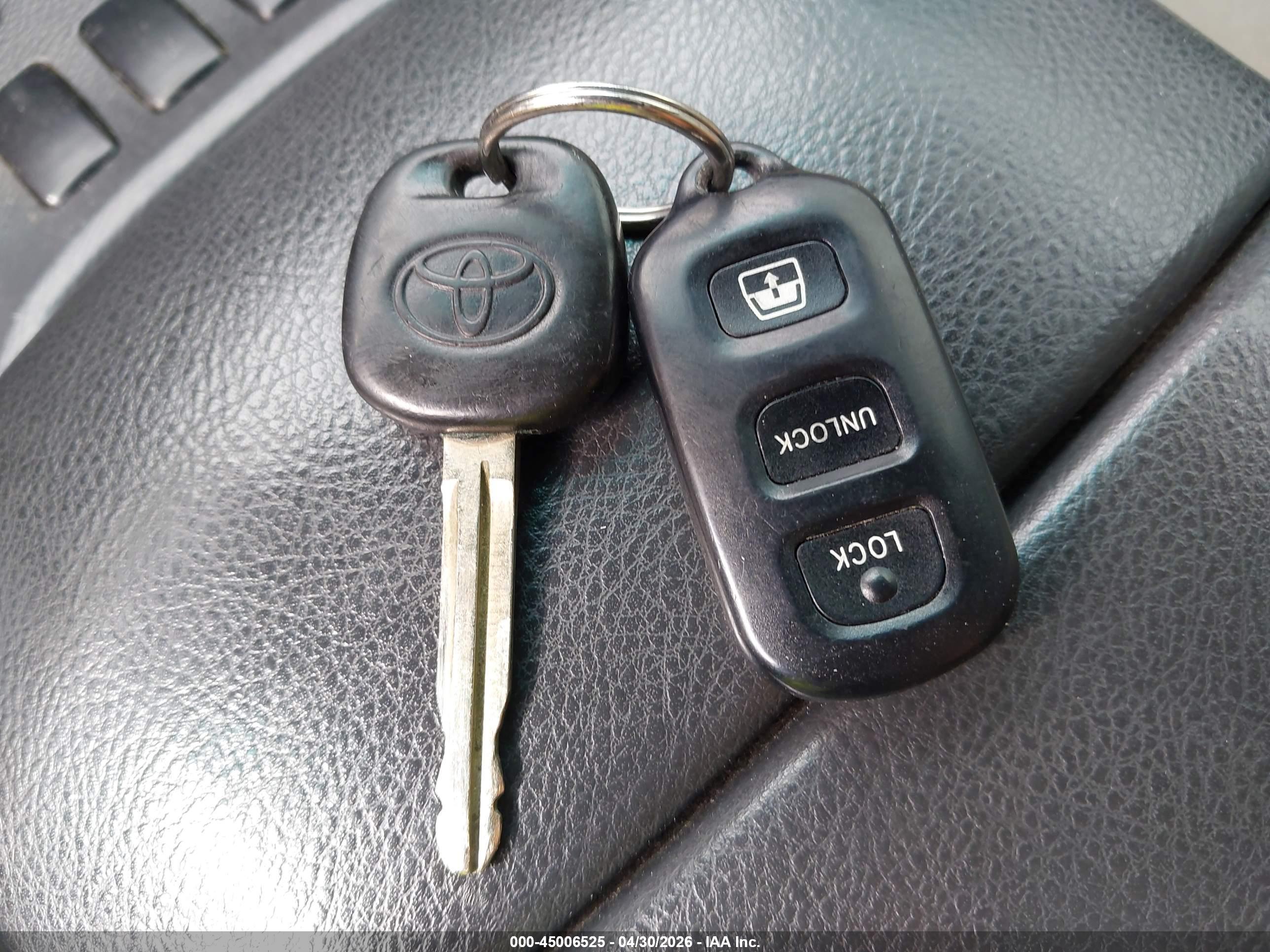 TOYOTA 4RUNNER image 11