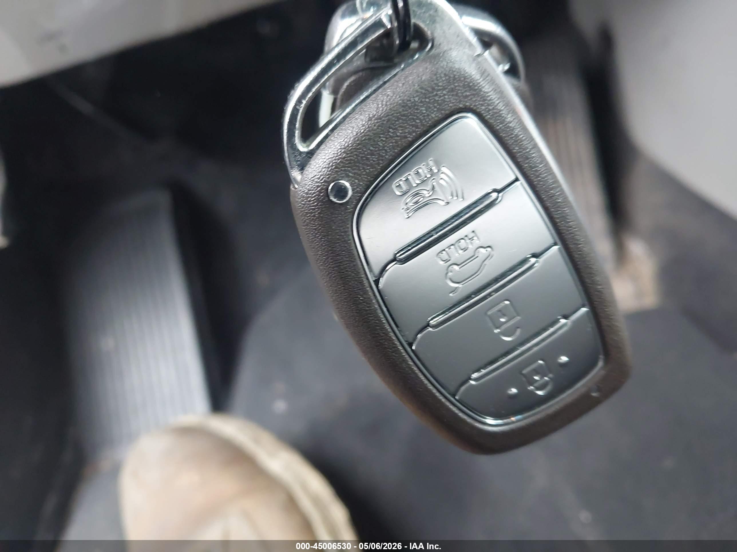 HYUNDAI TUCSON image 11