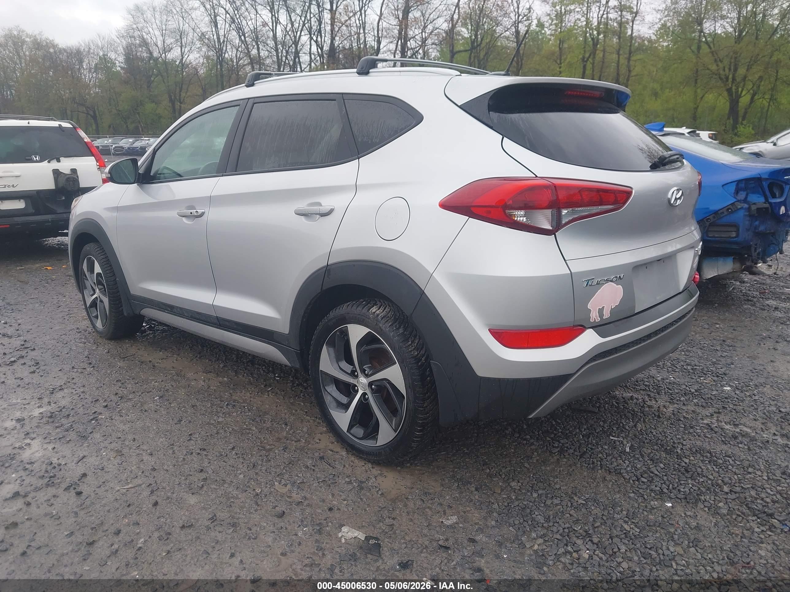 HYUNDAI TUCSON image 3