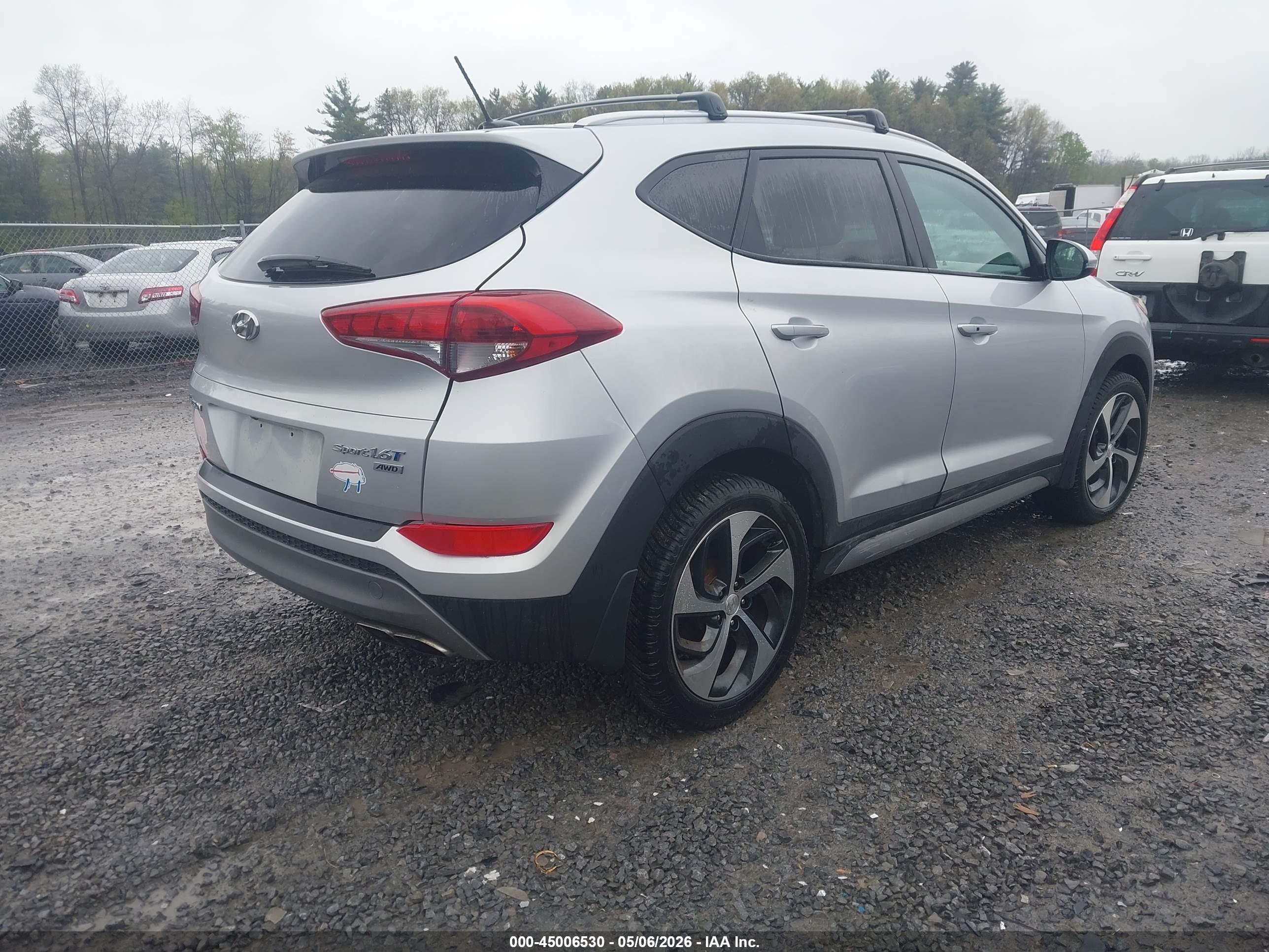 HYUNDAI TUCSON image 4