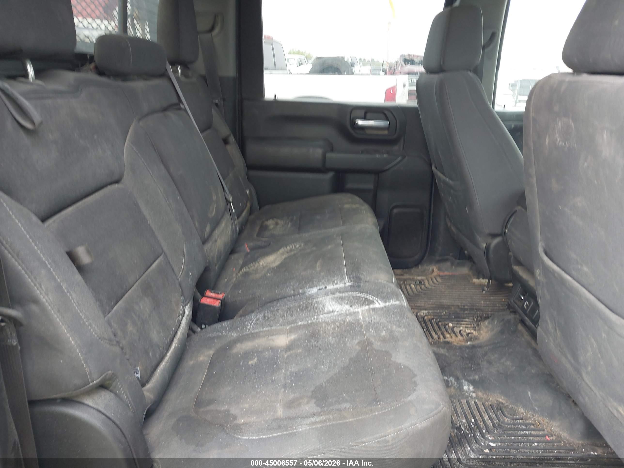 CHEVROLET SILVERADO image 8