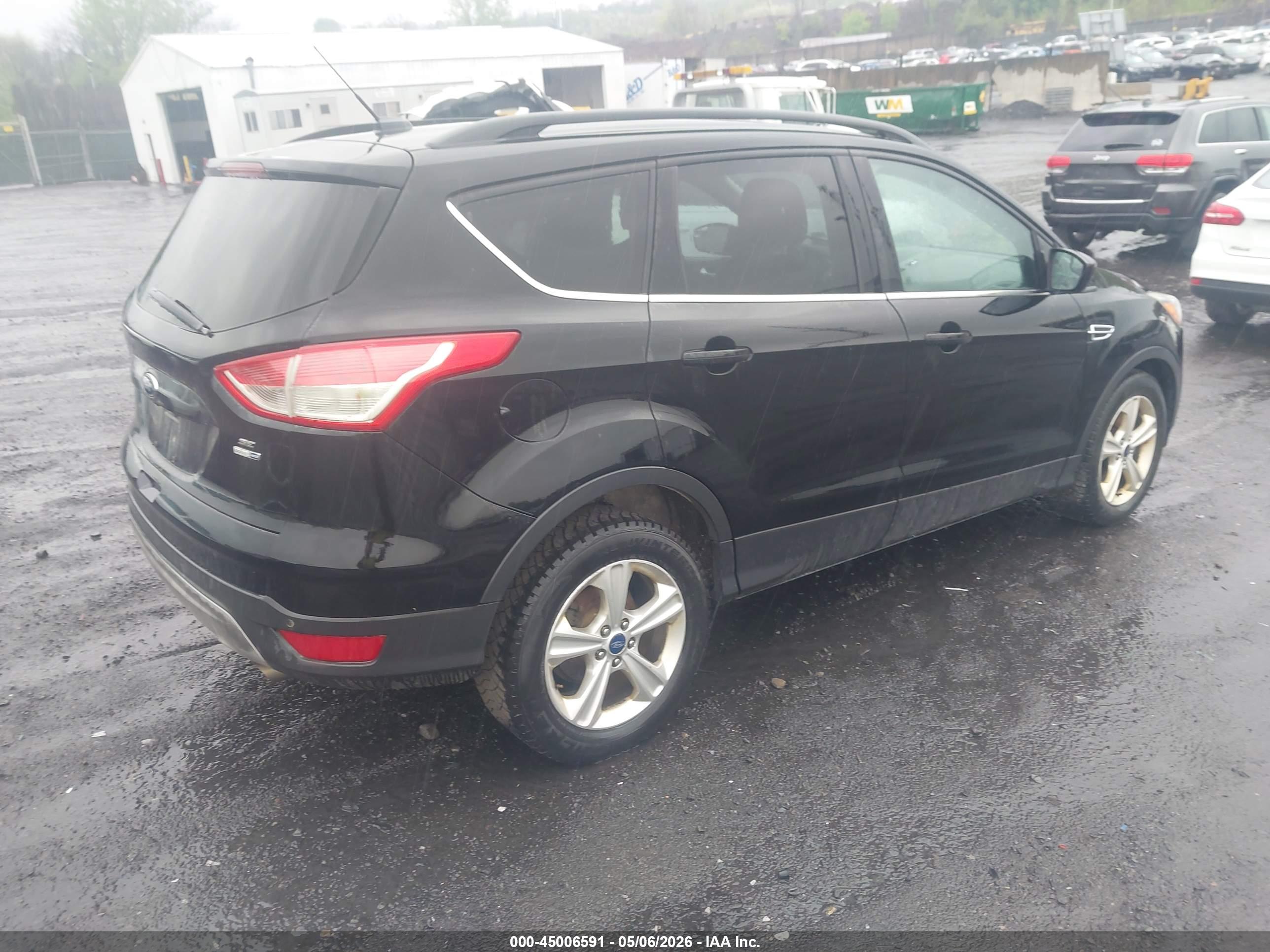 FORD ESCAPE image 4