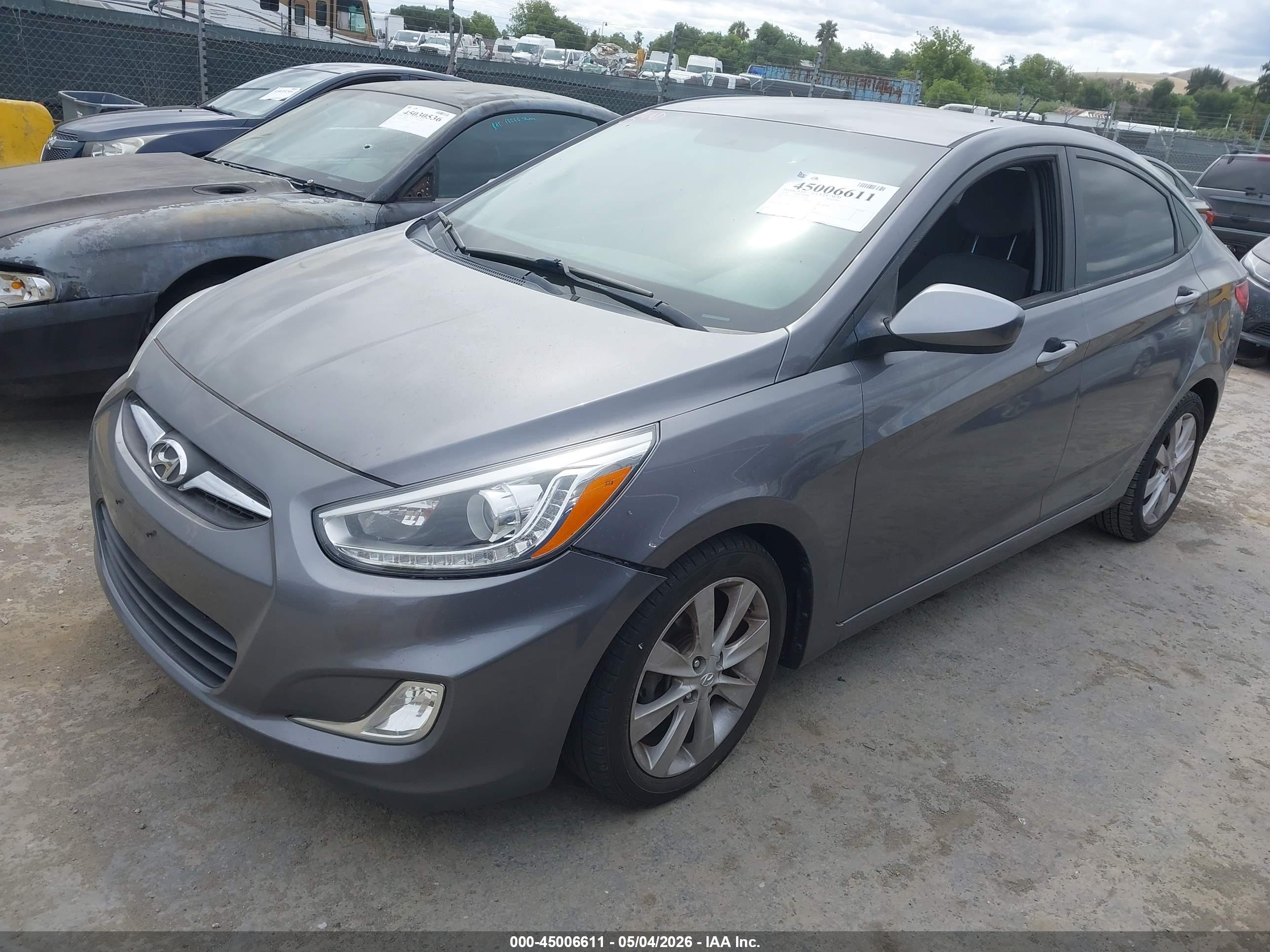 HYUNDAI ACCENT image 2