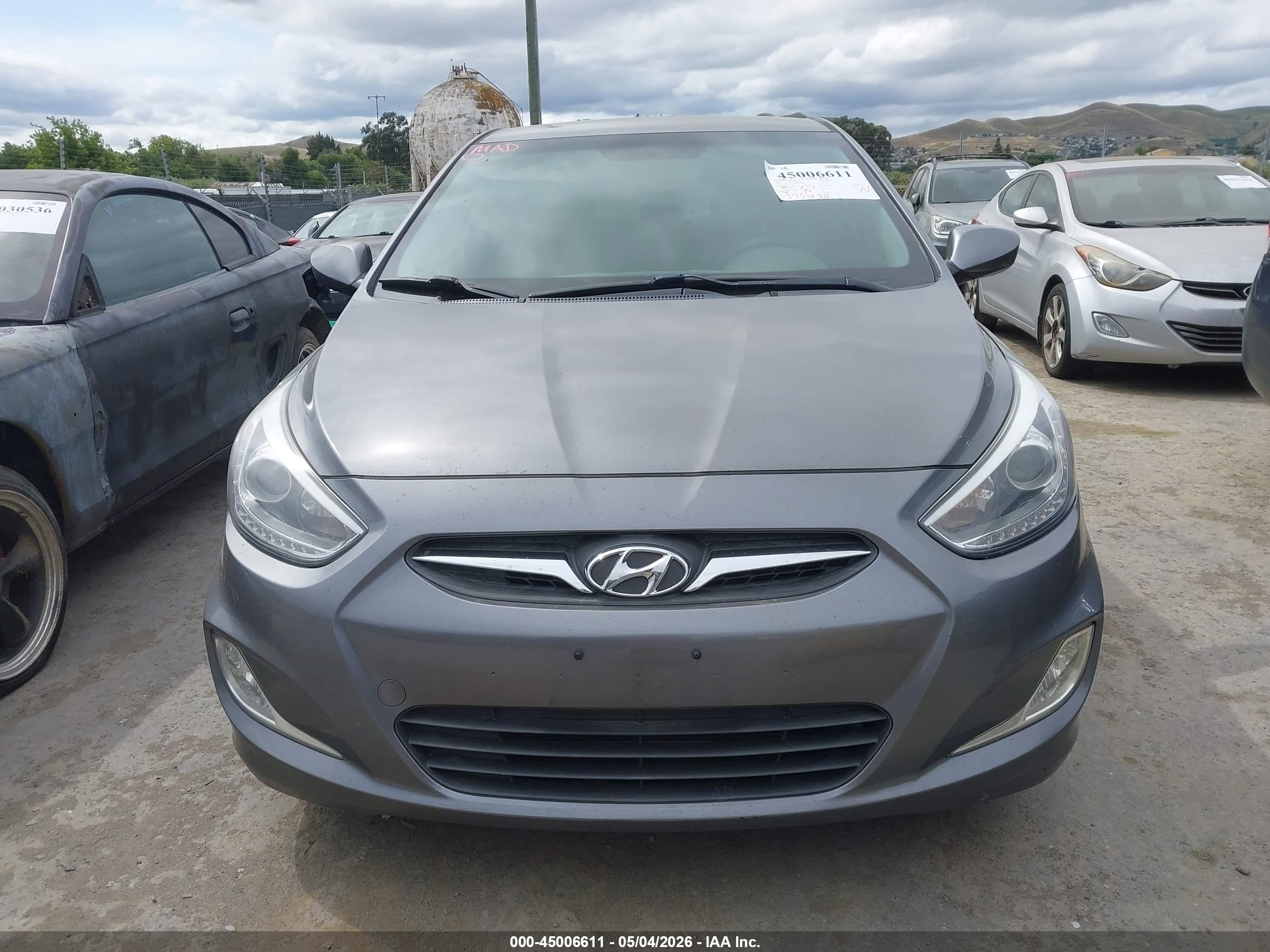 HYUNDAI ACCENT image 6