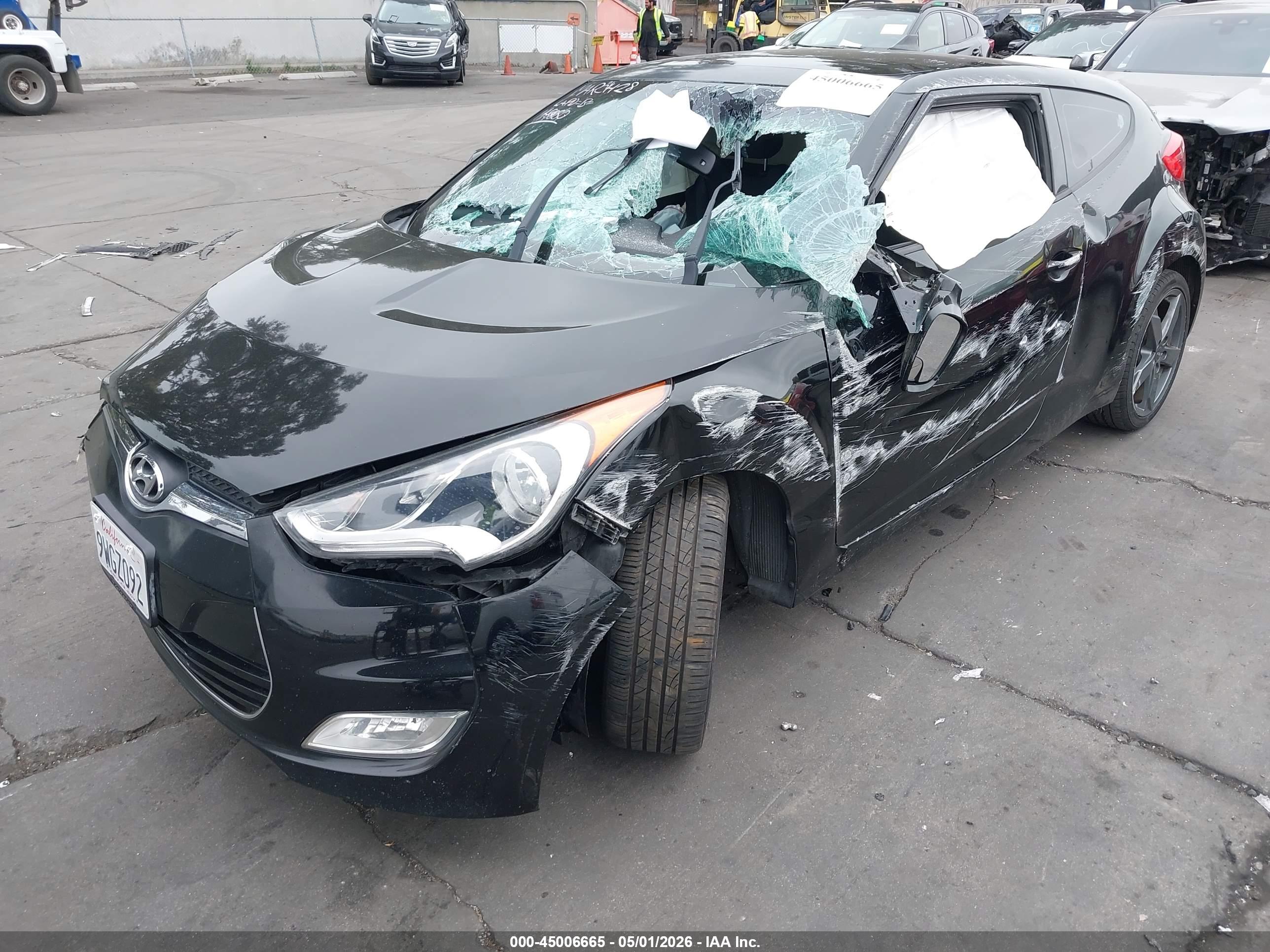 HYUNDAI VELOSTER image 2