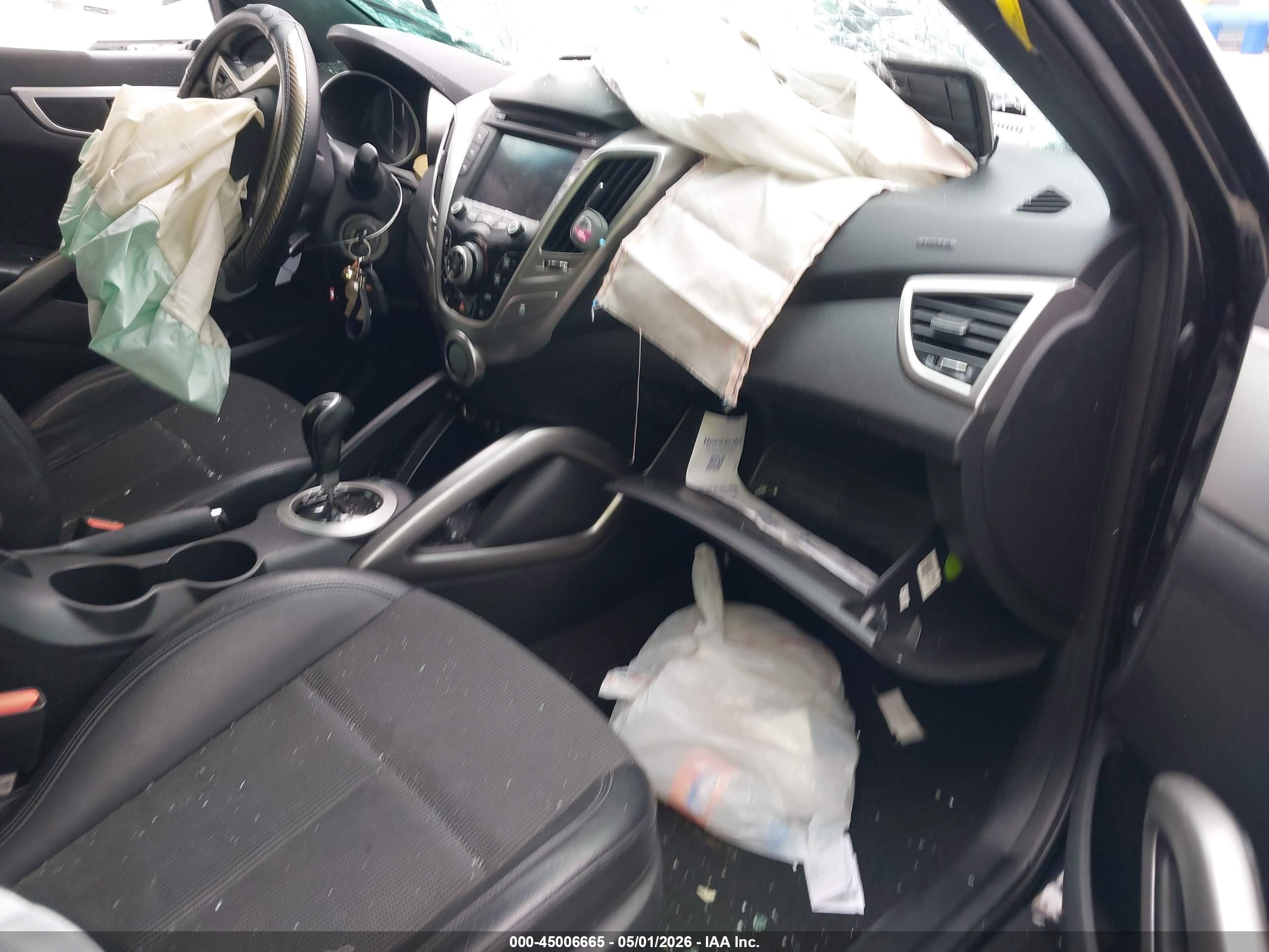 HYUNDAI VELOSTER image 5