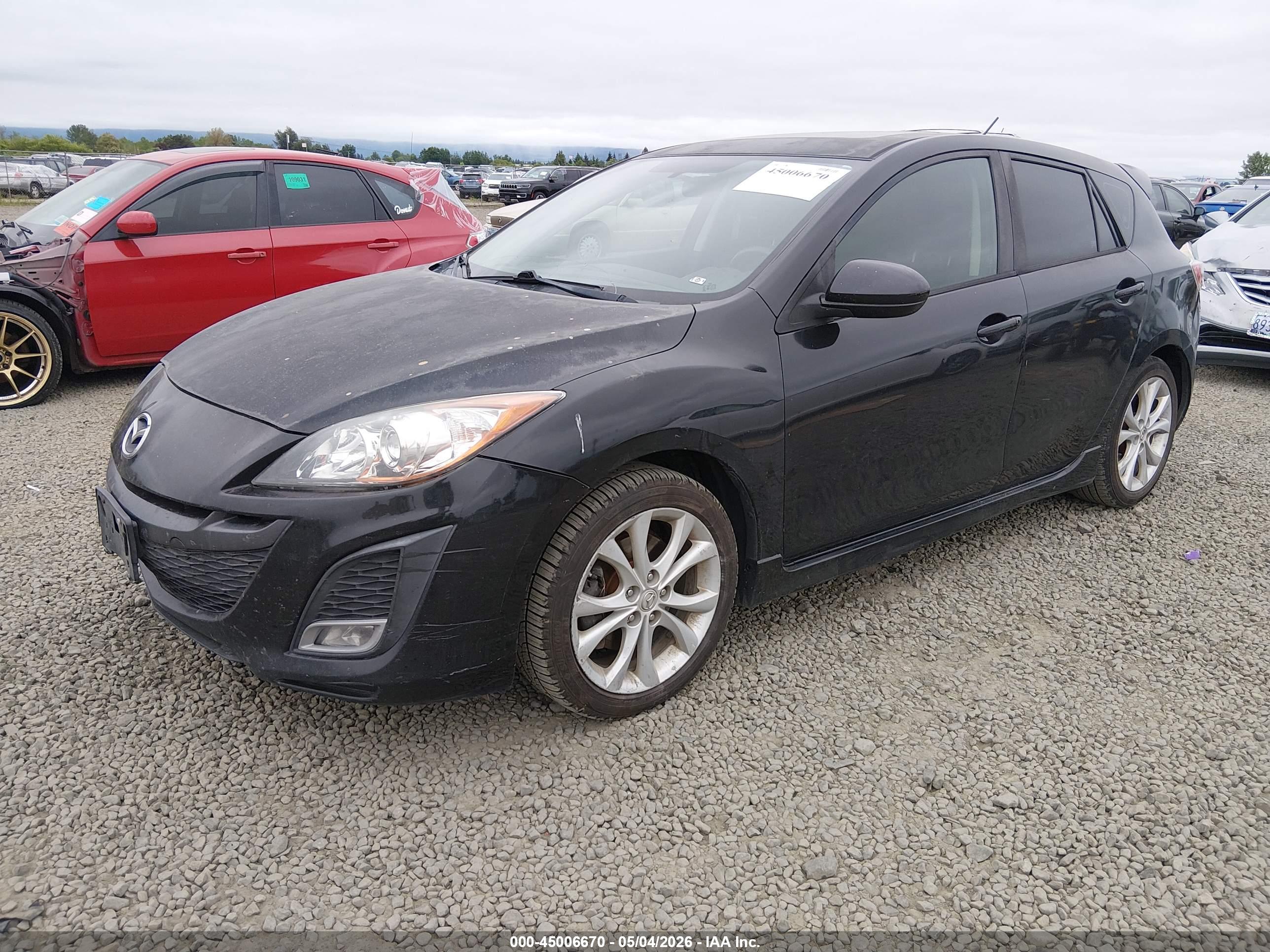MAZDA MAZDA3 image 2
