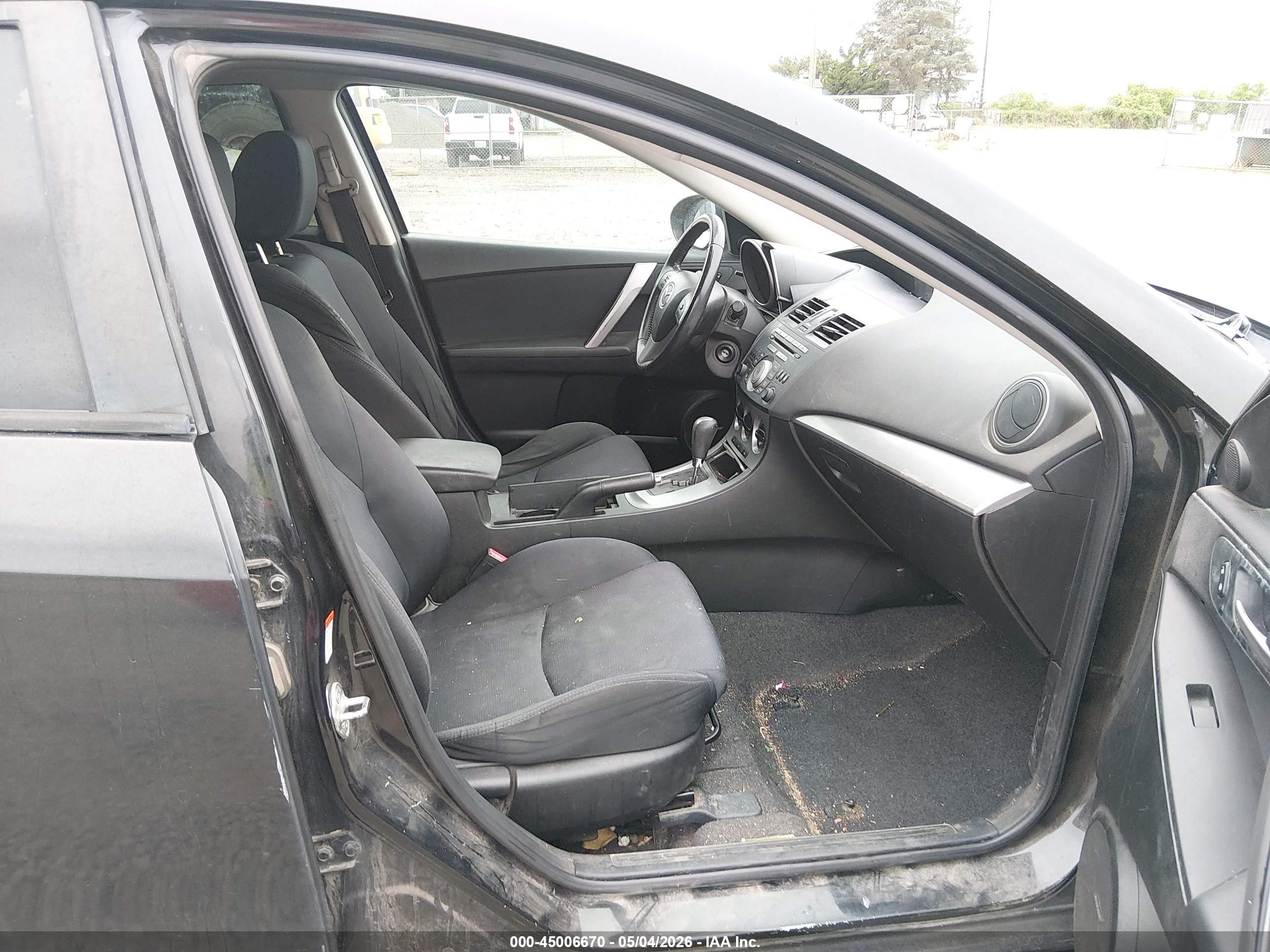 MAZDA MAZDA3 image 5