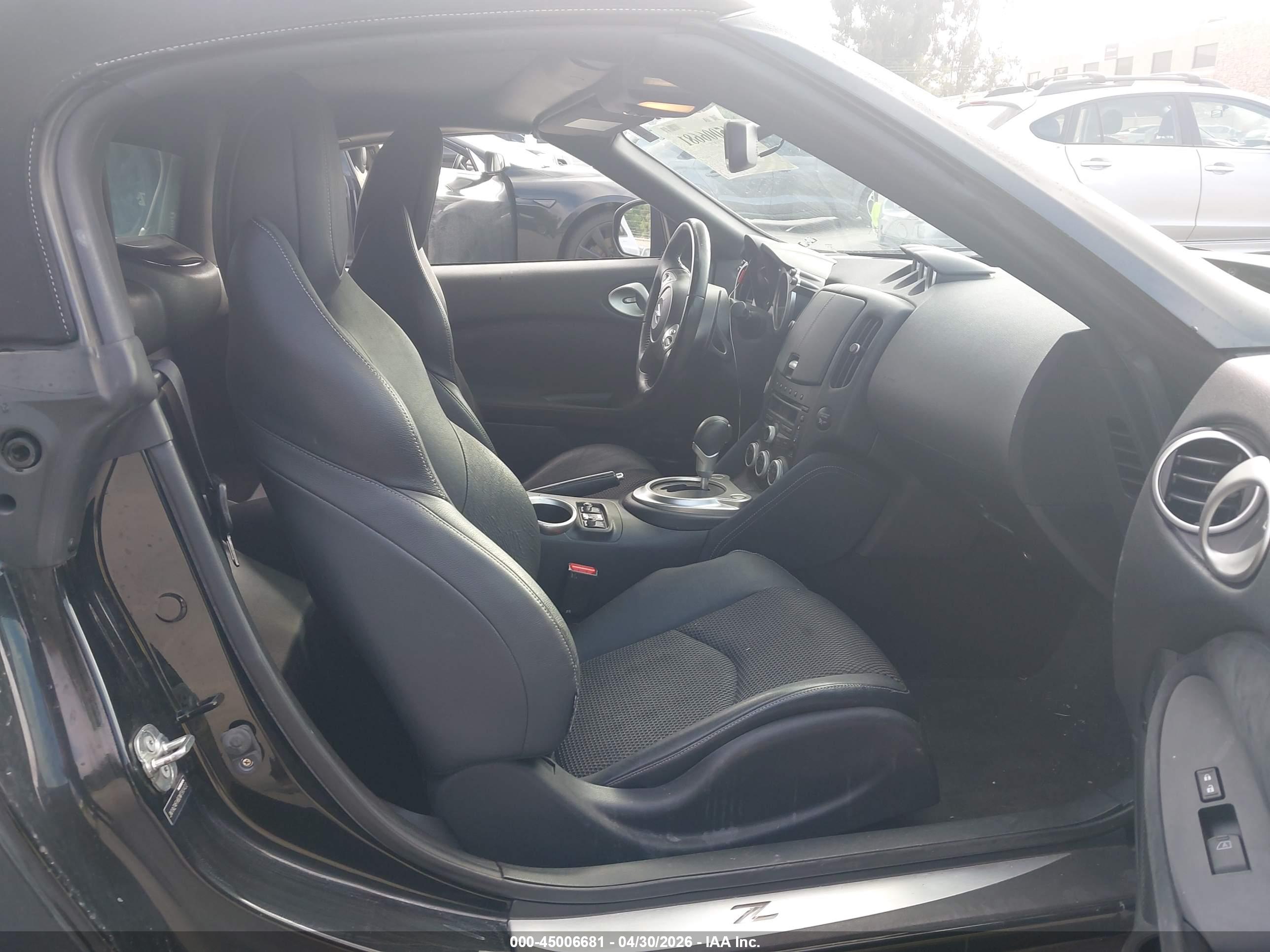 NISSAN 370Z image 5