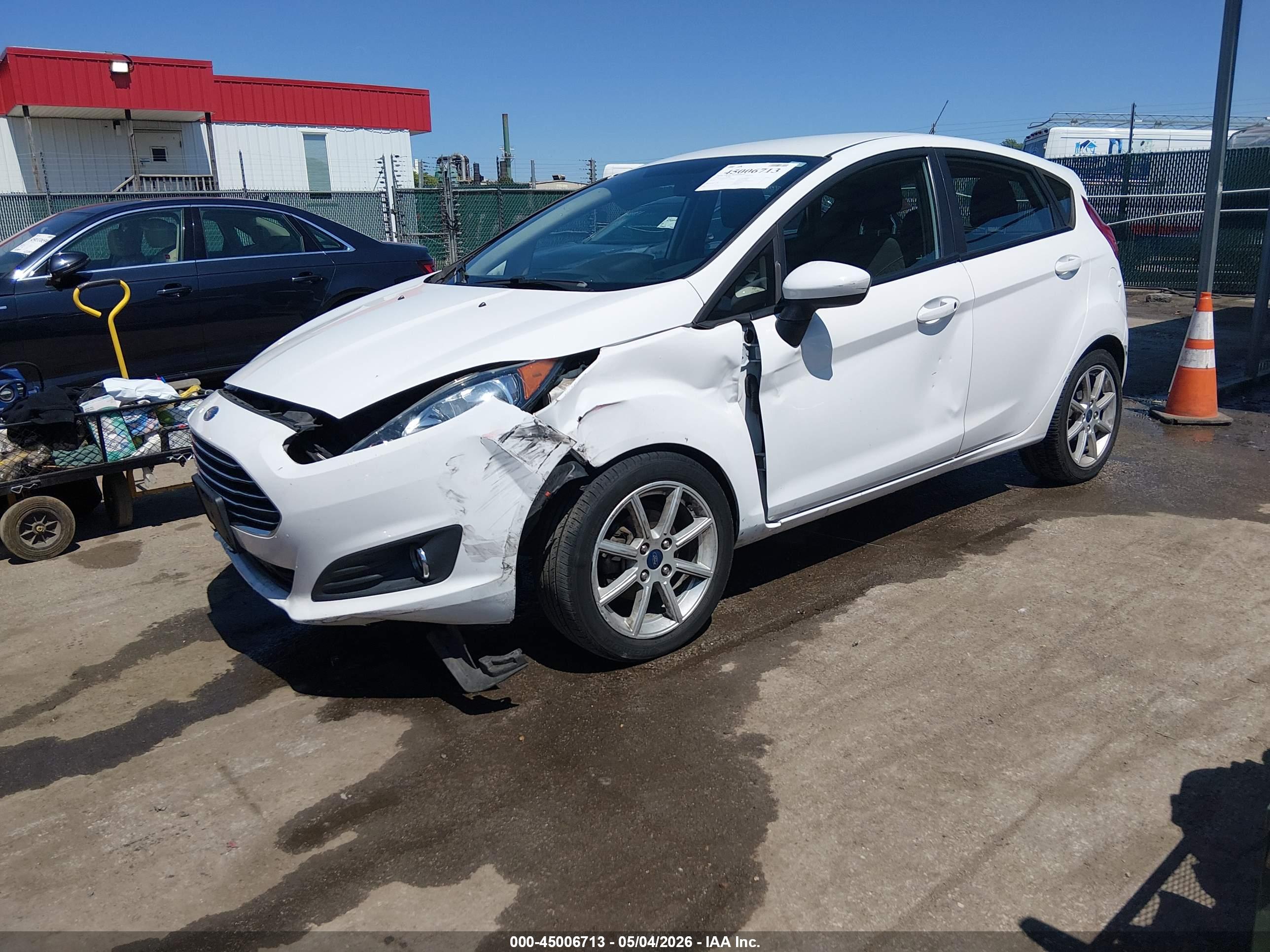 FORD FIESTA image 2