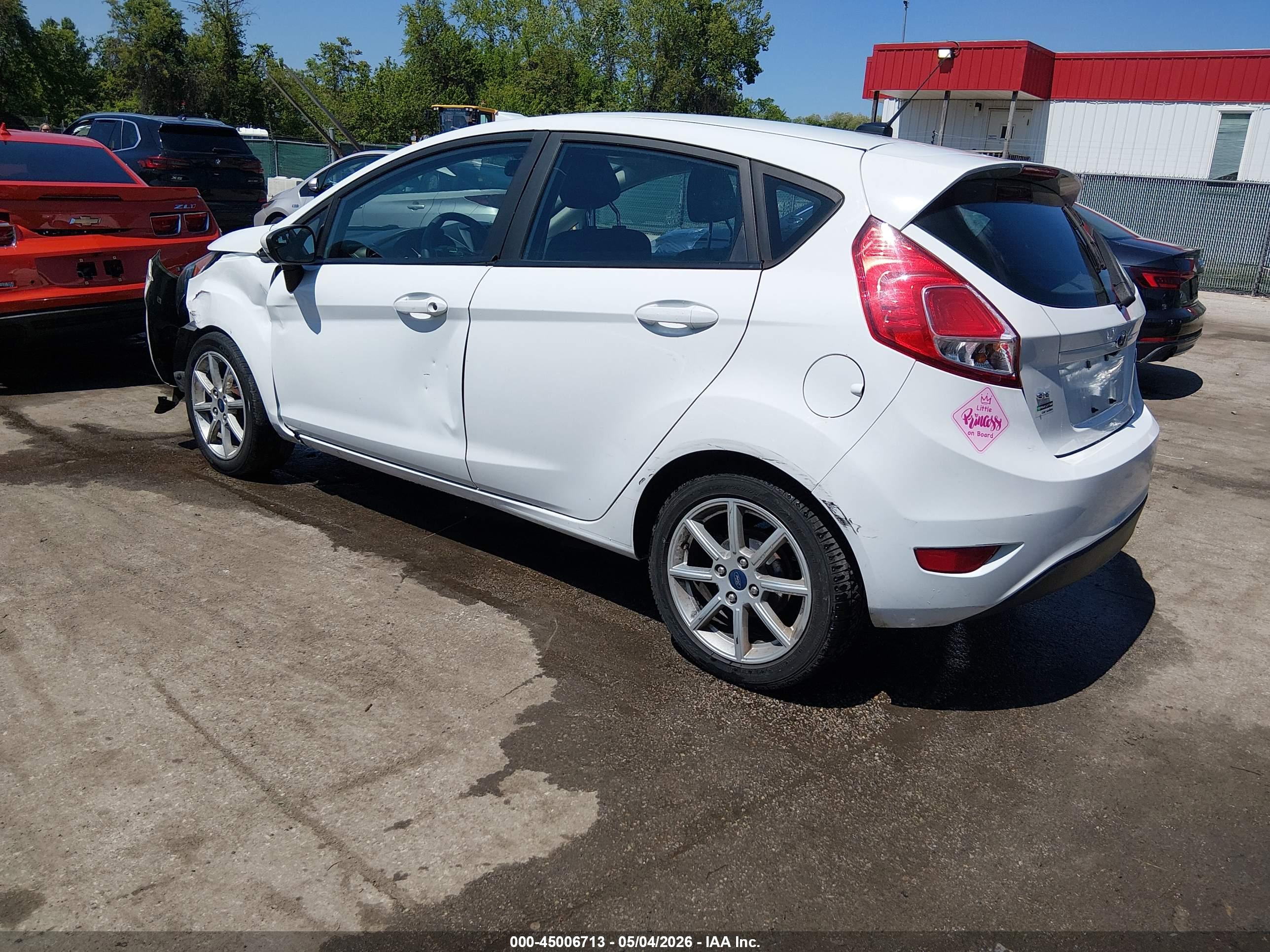 FORD FIESTA image 3