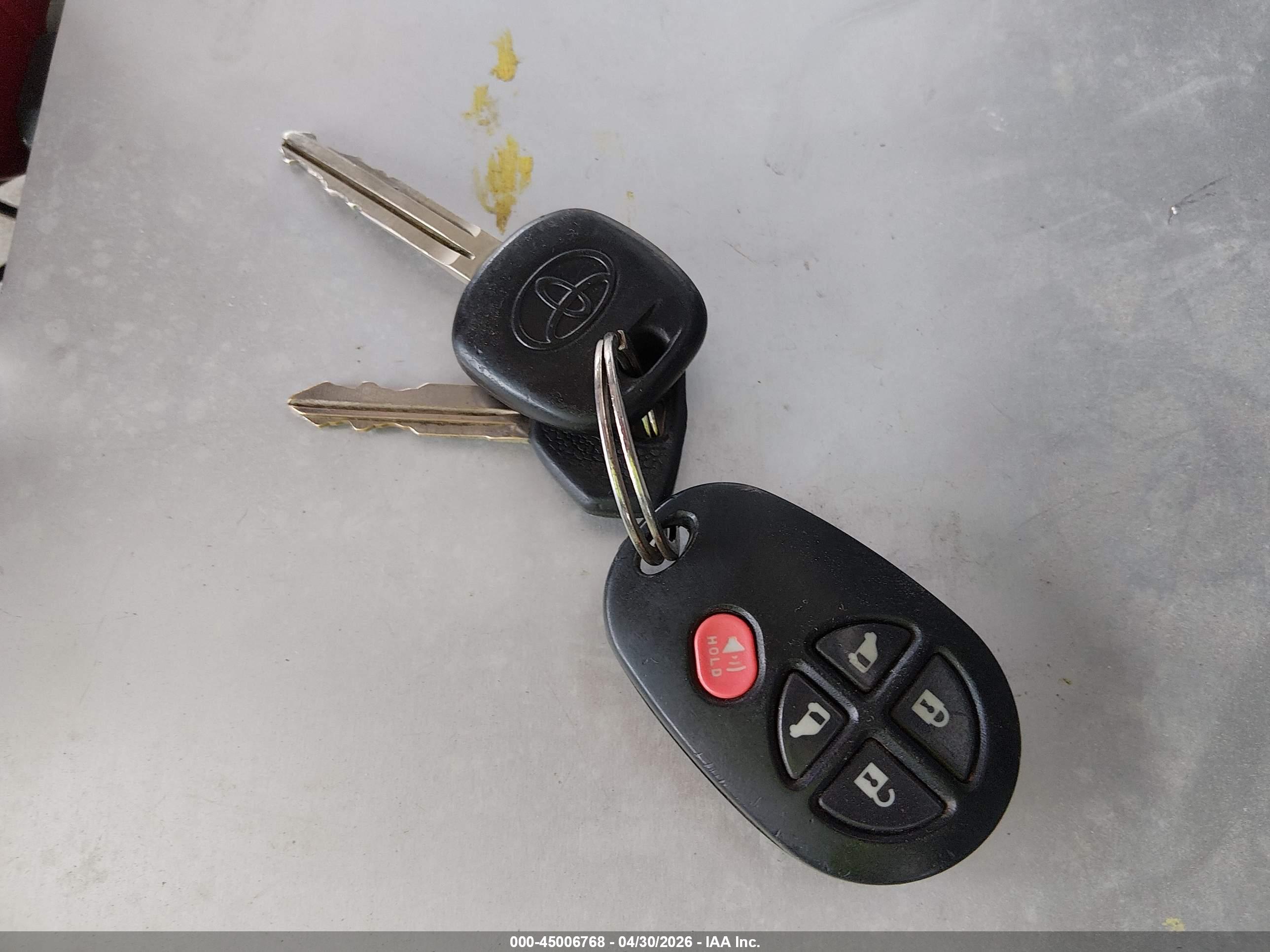 TOYOTA SIENNA image 11