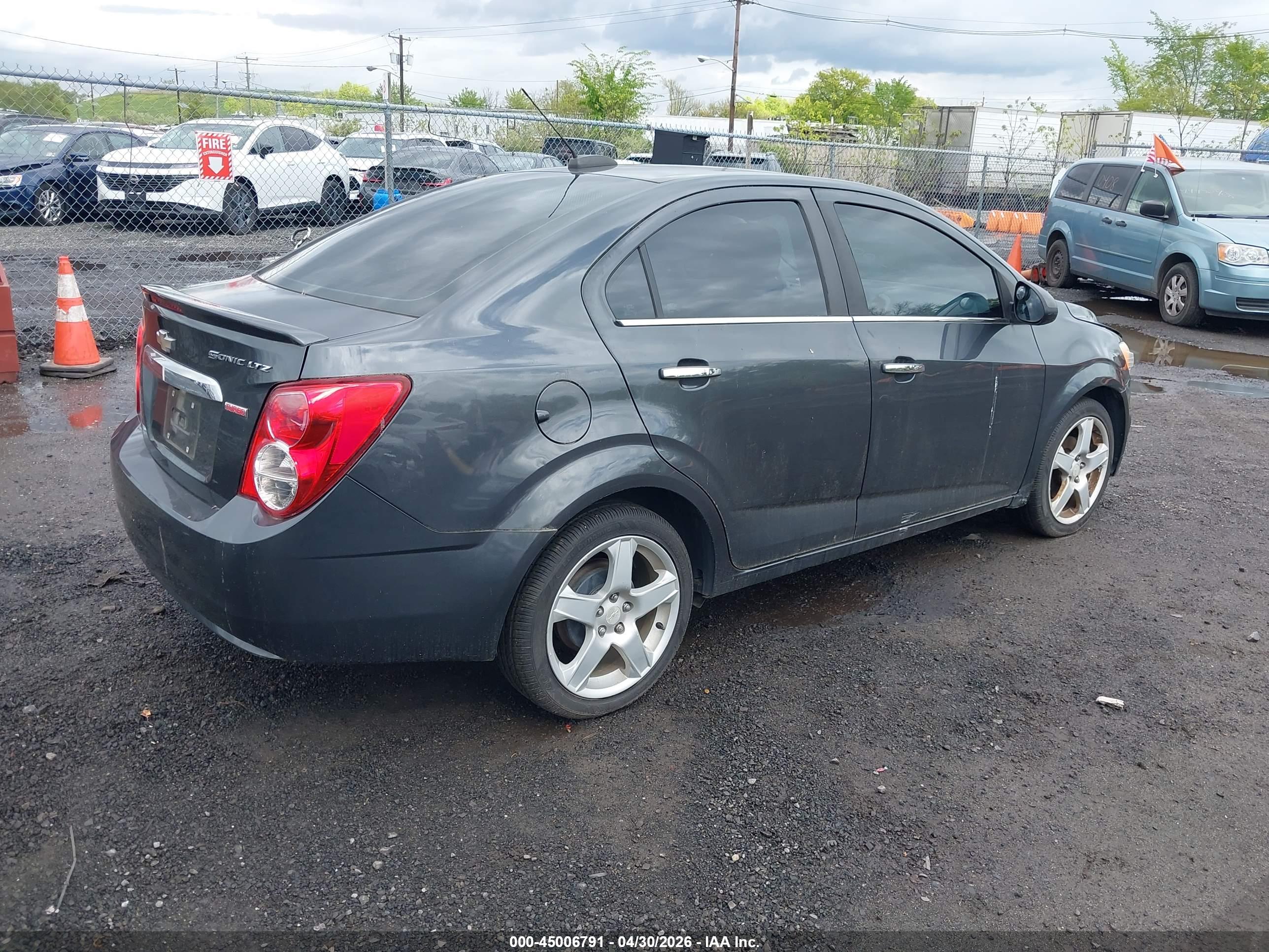 CHEVROLET SONIC image 4