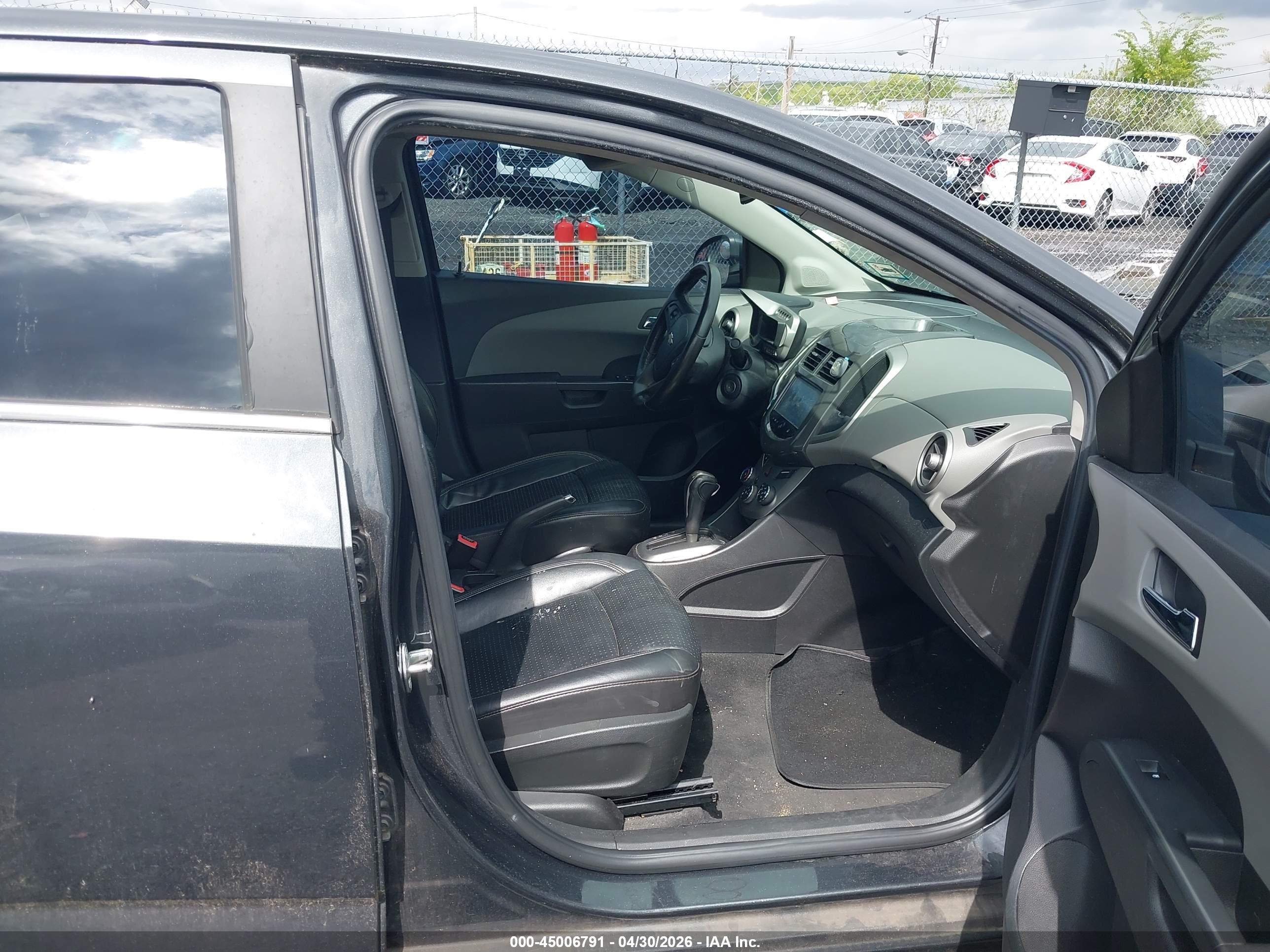 CHEVROLET SONIC image 5