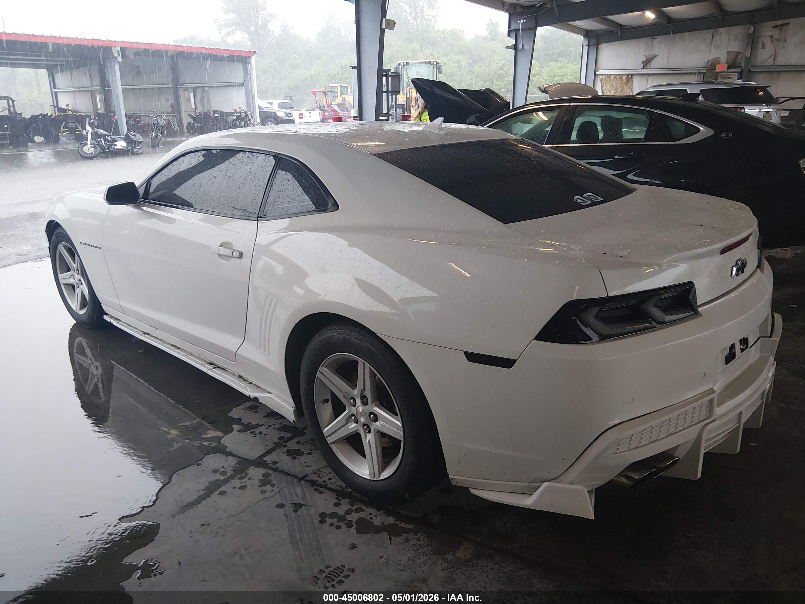 CHEVROLET CAMARO image 3