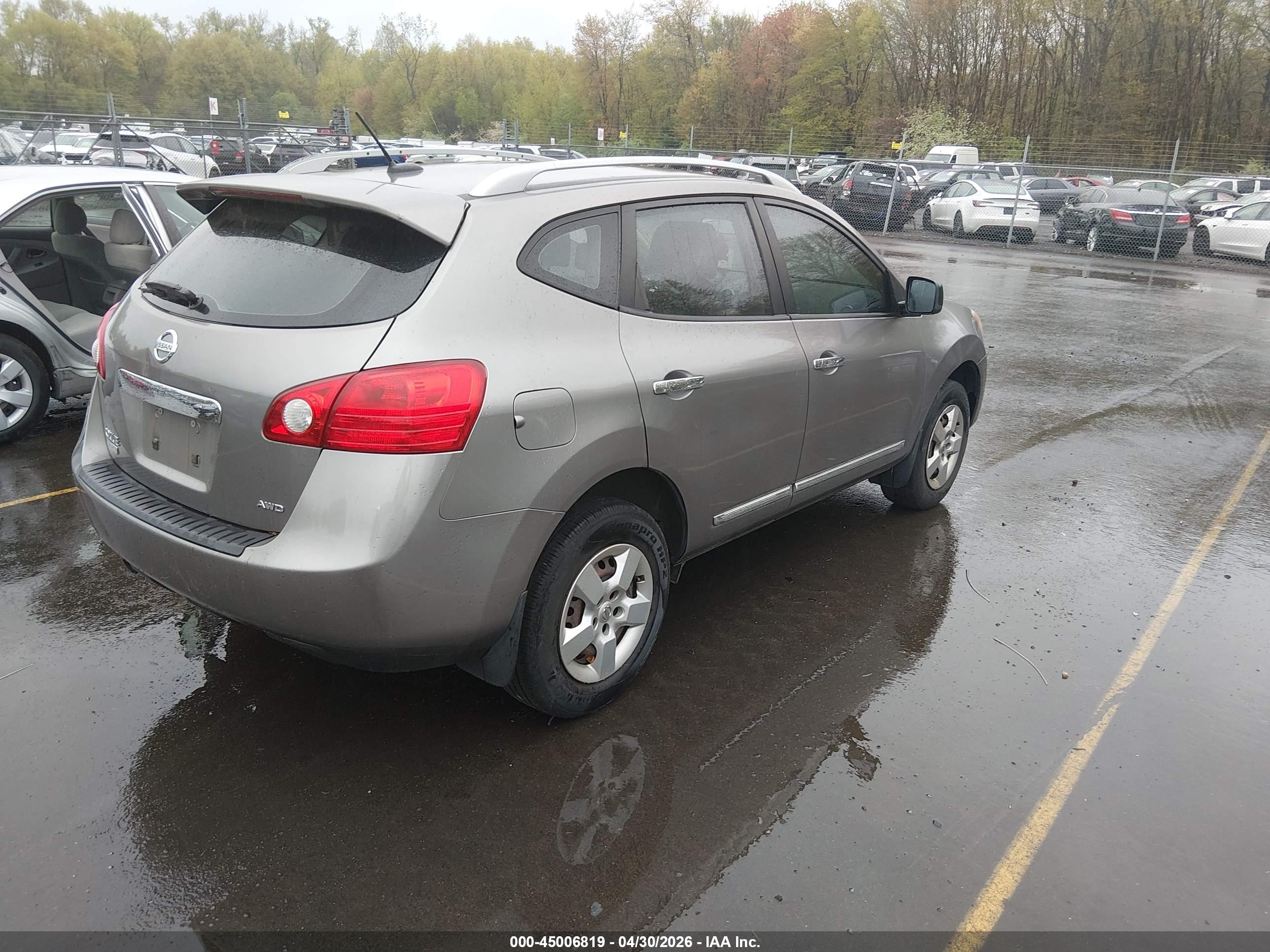 NISSAN ROGUE image 4