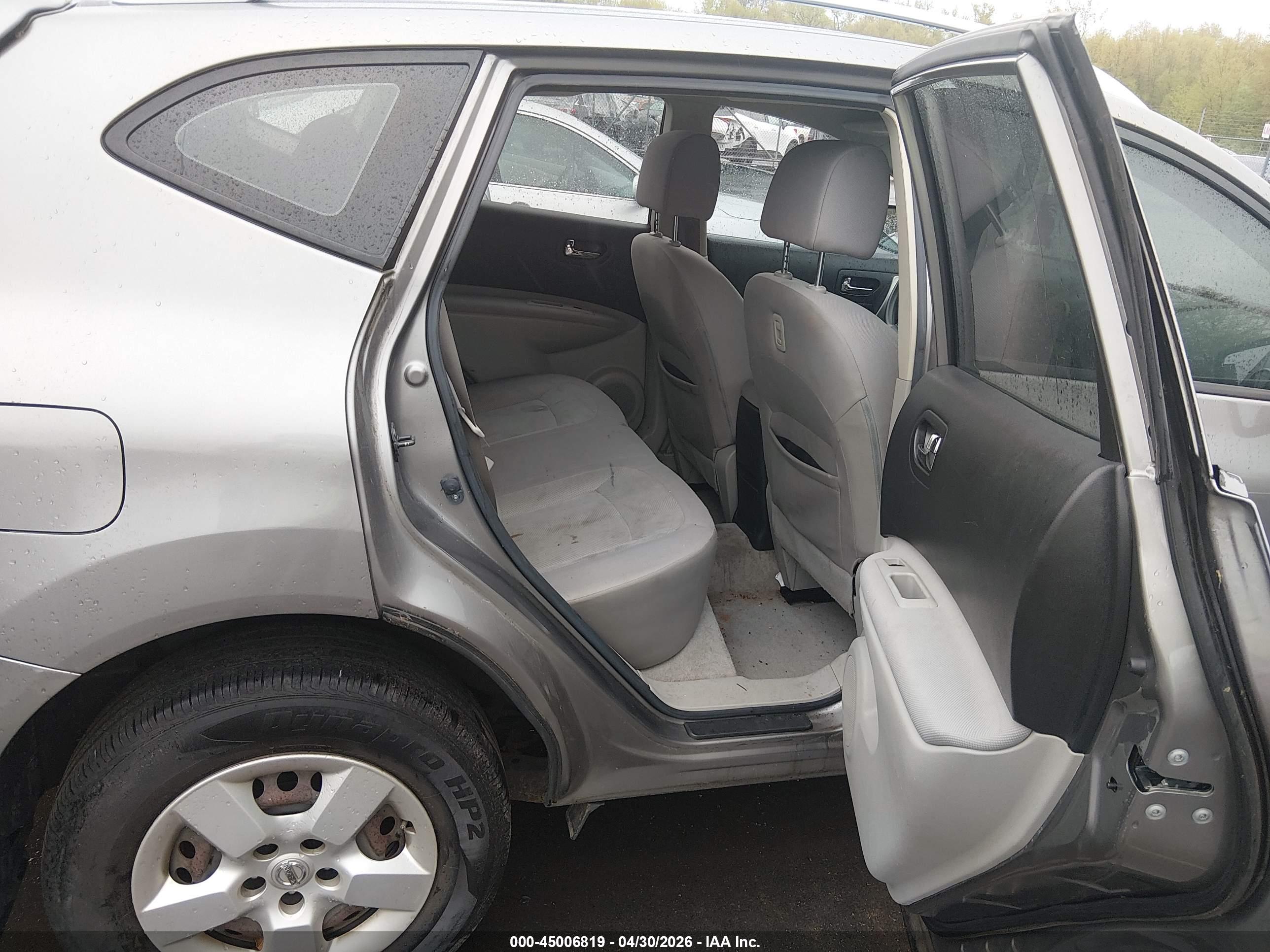NISSAN ROGUE image 8
