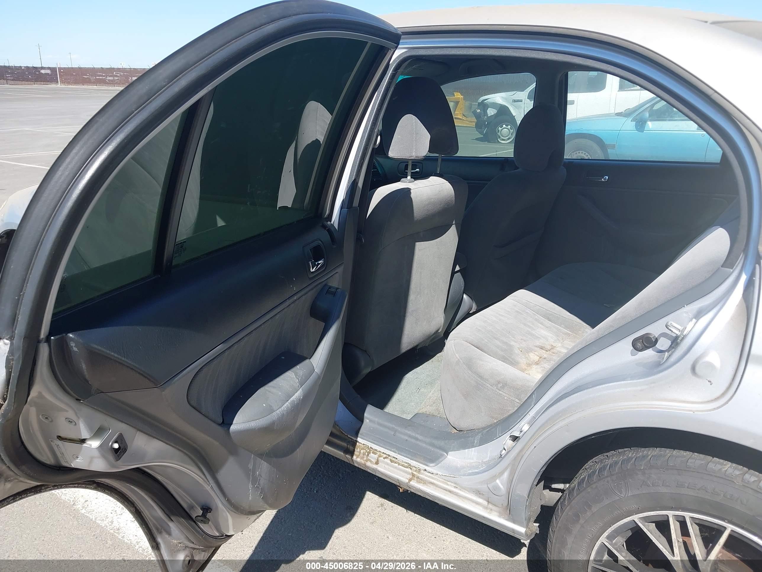 HONDA CIVIC image 8