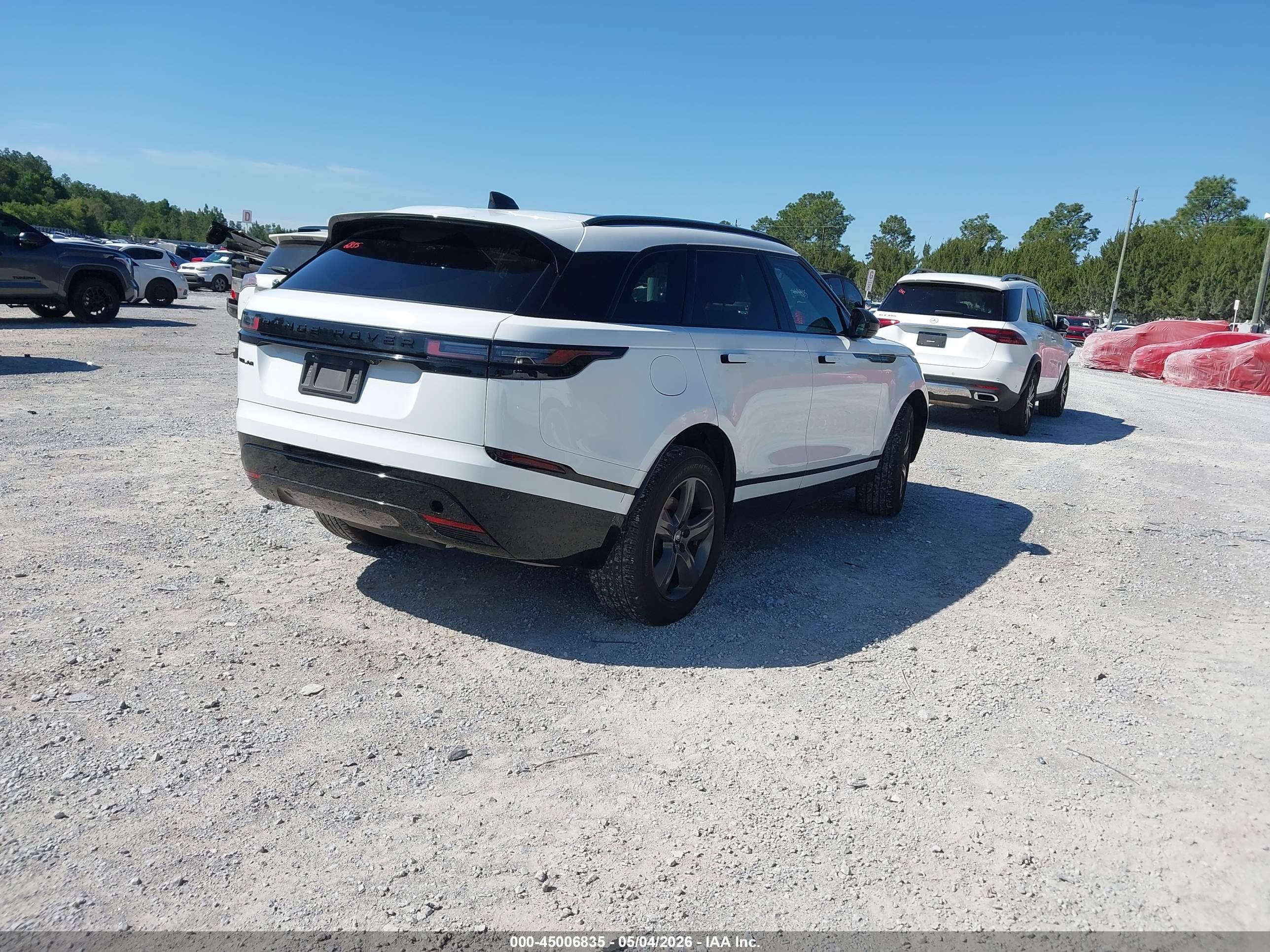 LAND ROVER image 4
