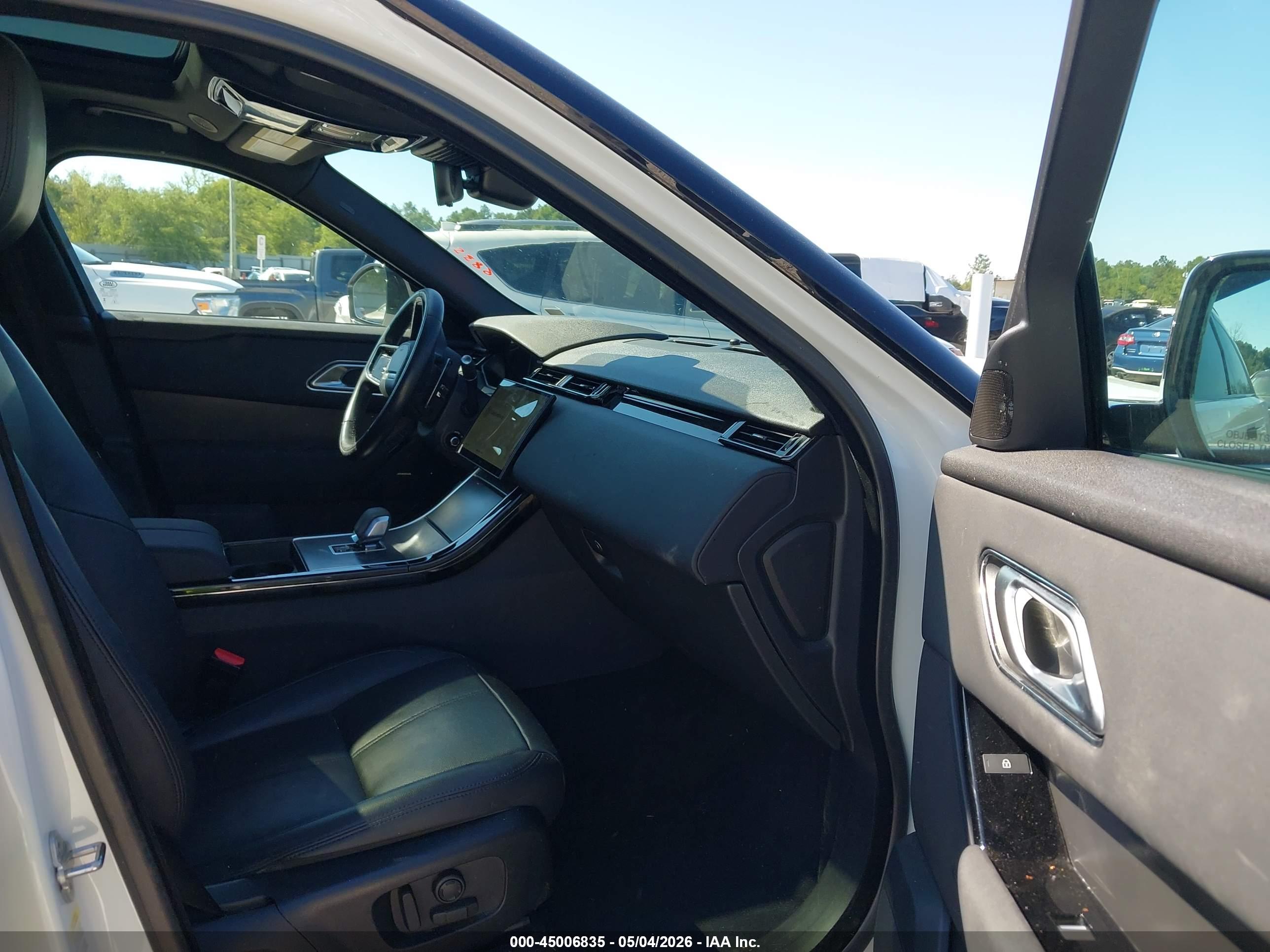 LAND ROVER image 5