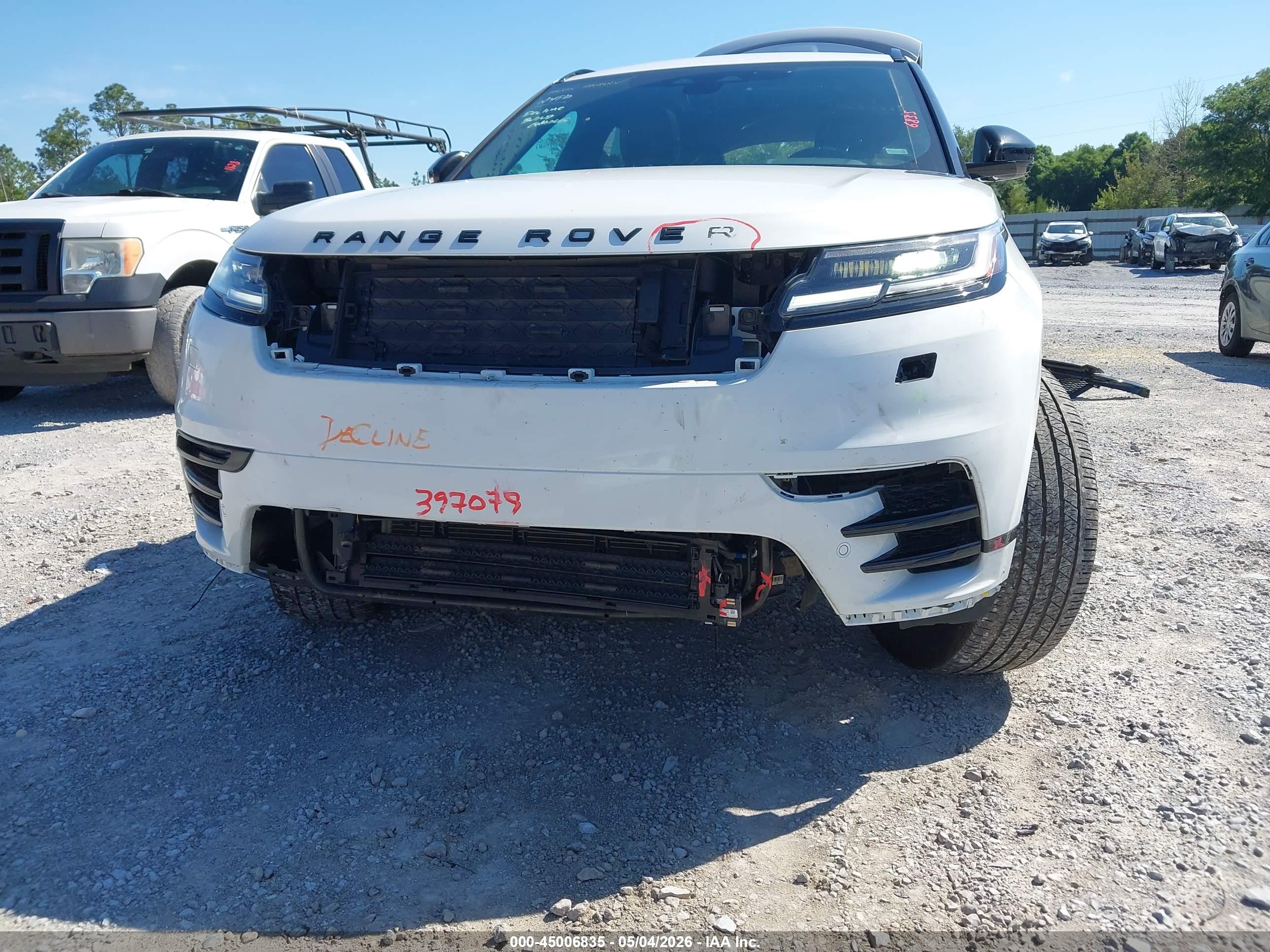 LAND ROVER image 6