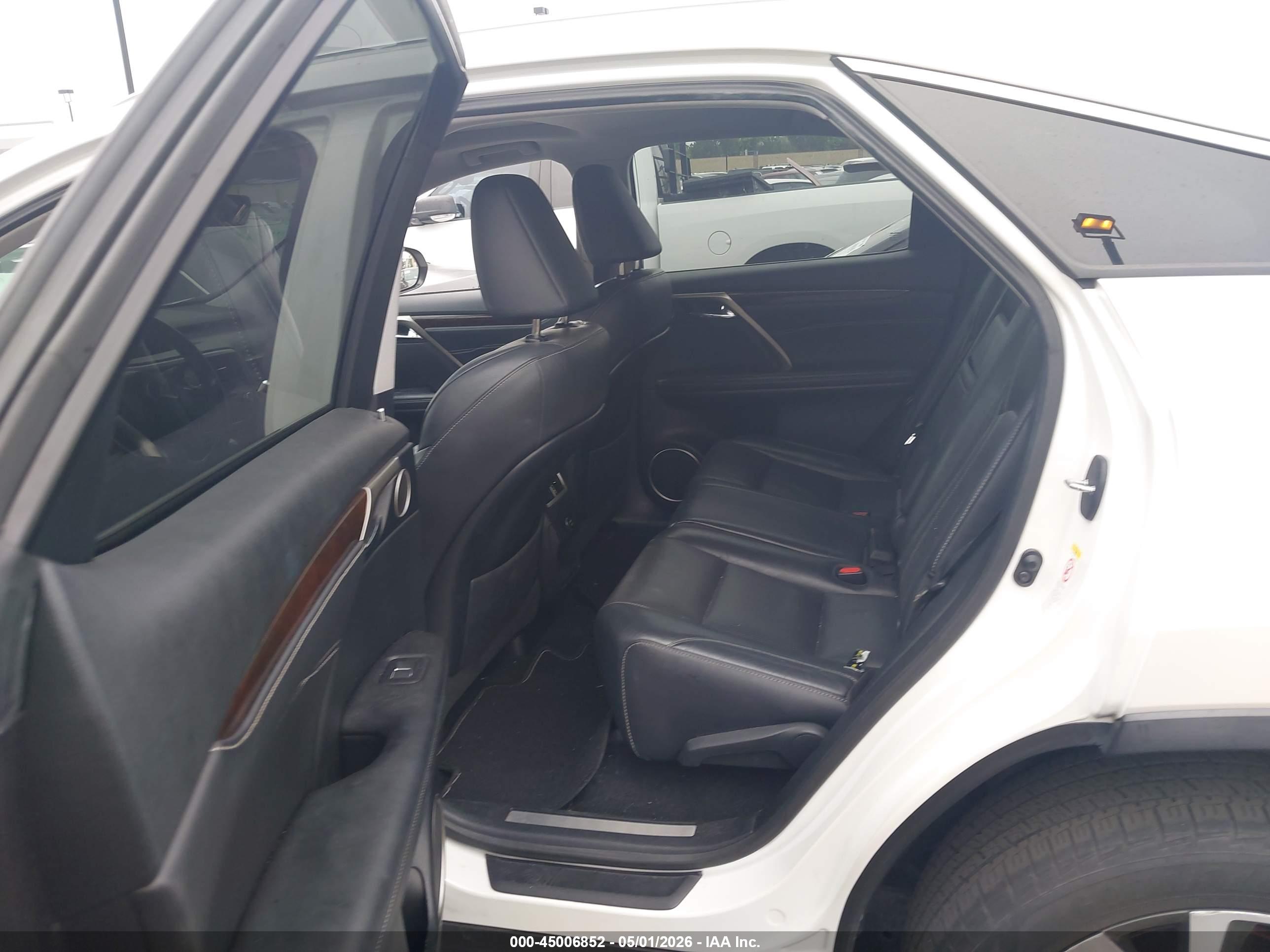 LEXUS RX image 8