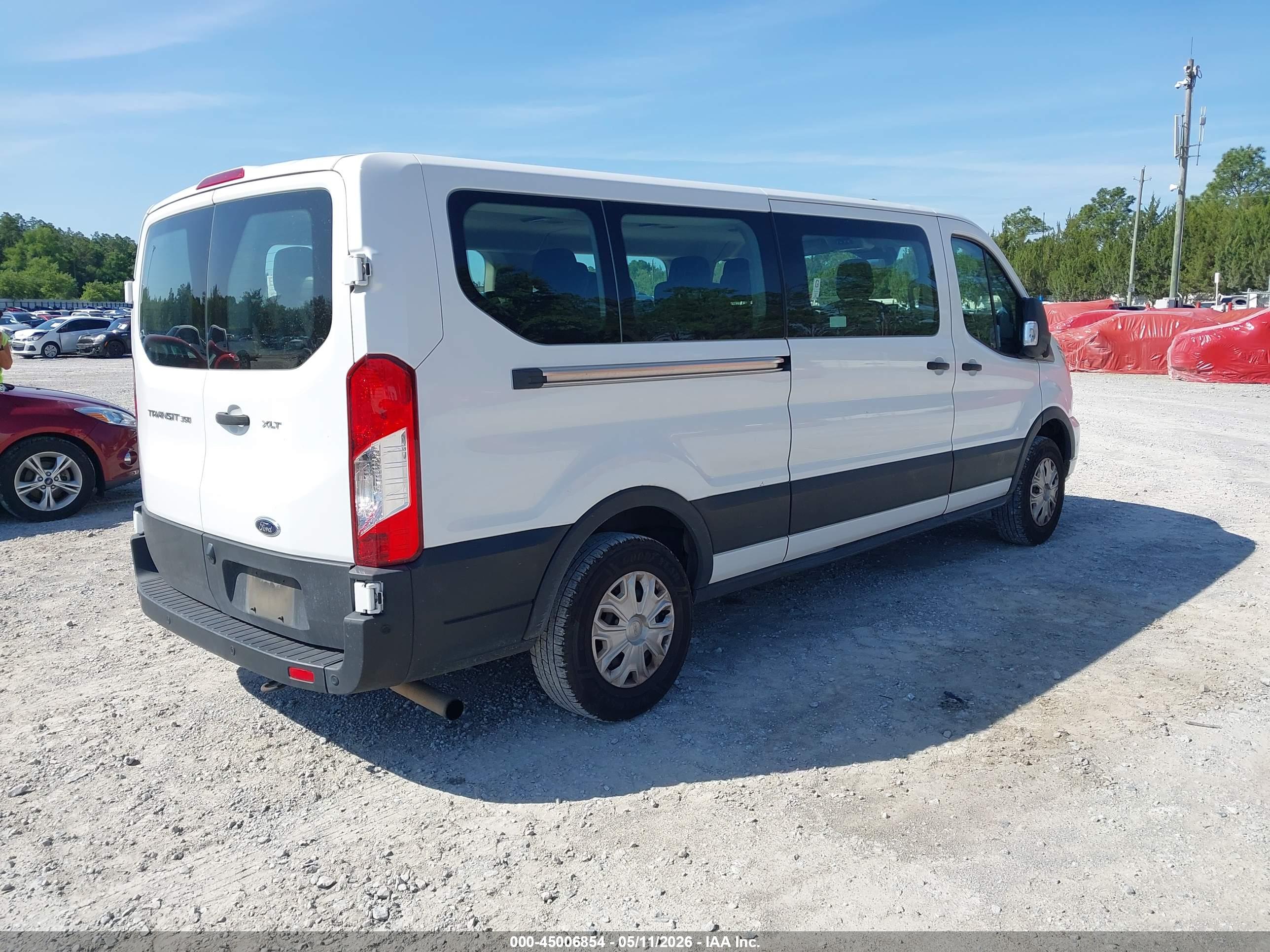 FORD TRANSIT-350 image 4