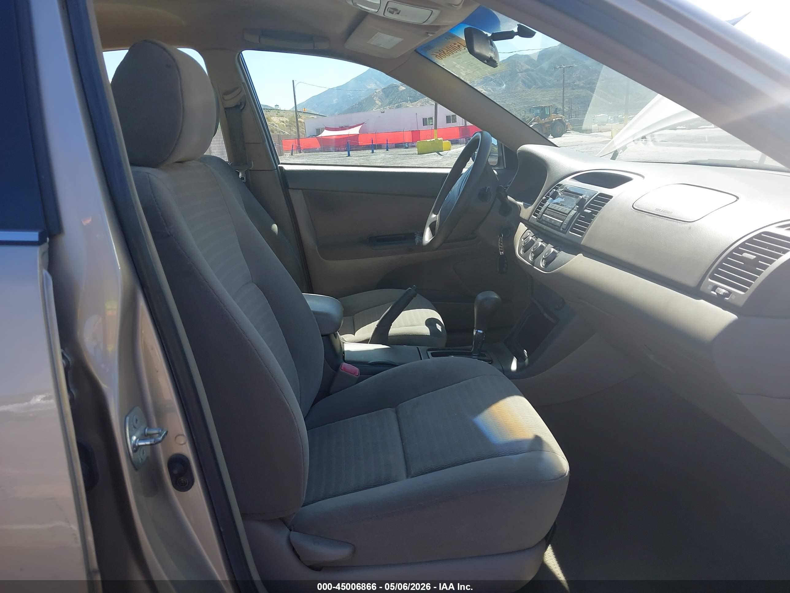 TOYOTA CAMRY image 5