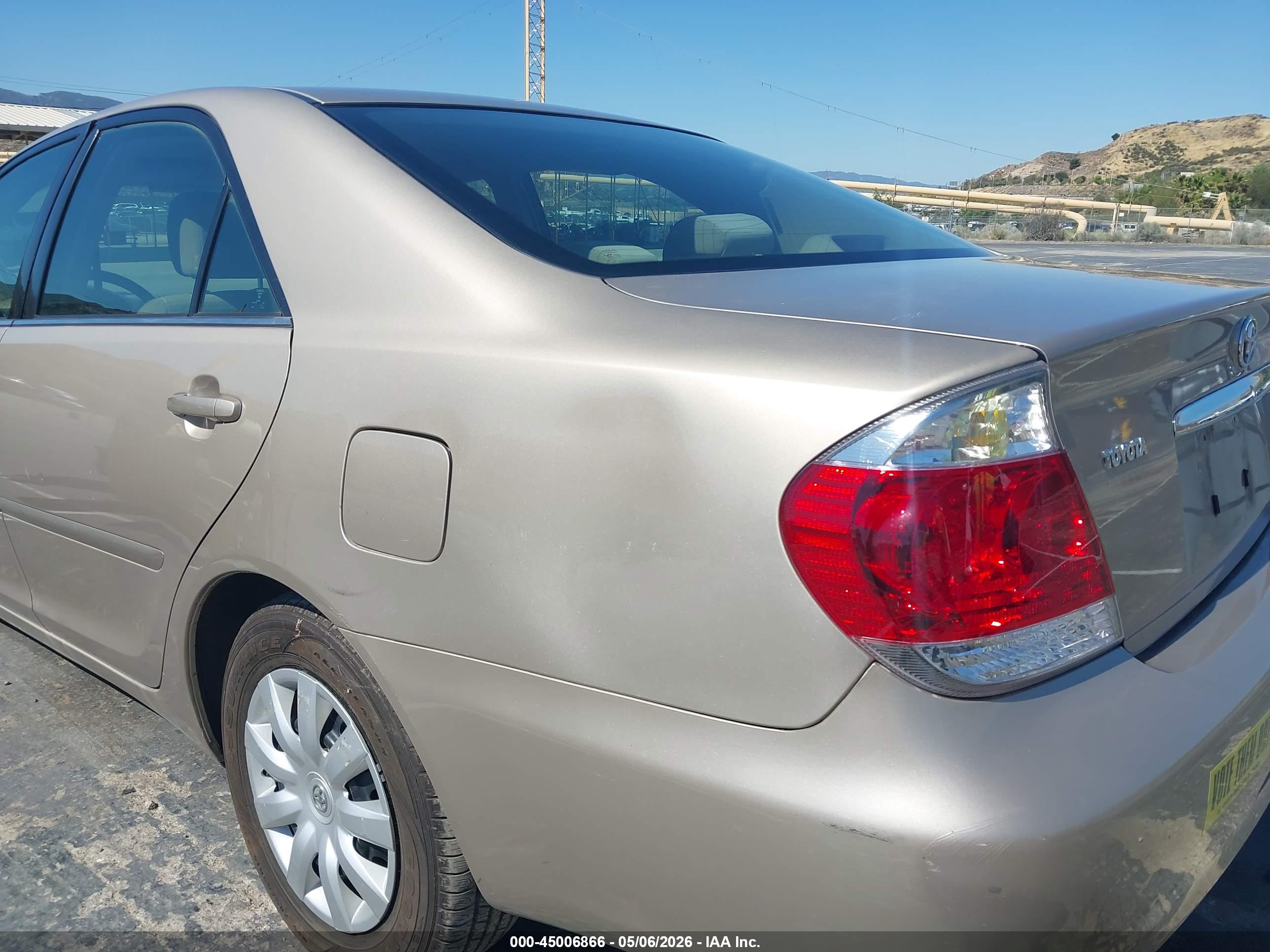 TOYOTA CAMRY image 6