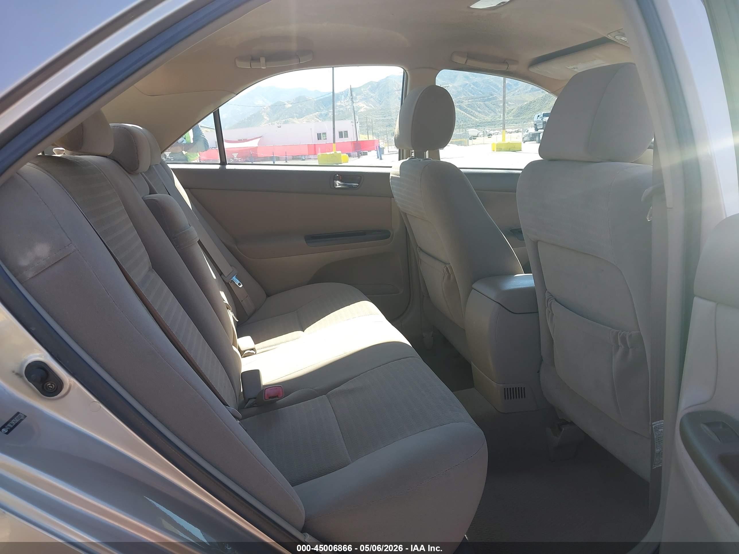 TOYOTA CAMRY image 8