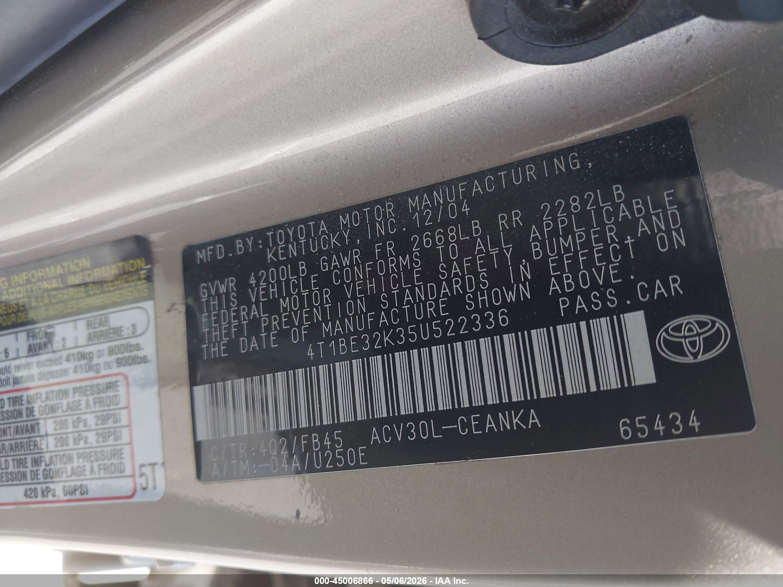 TOYOTA CAMRY image 9