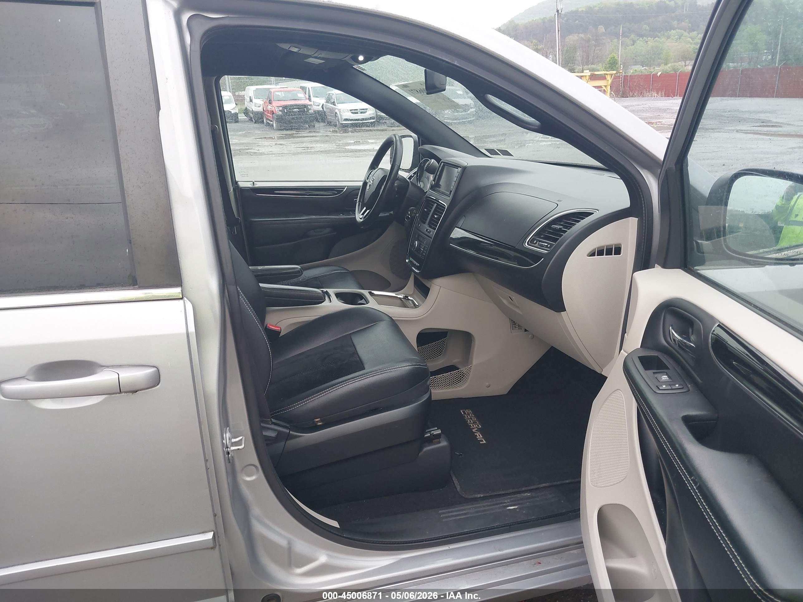 DODGE GRAND image 5