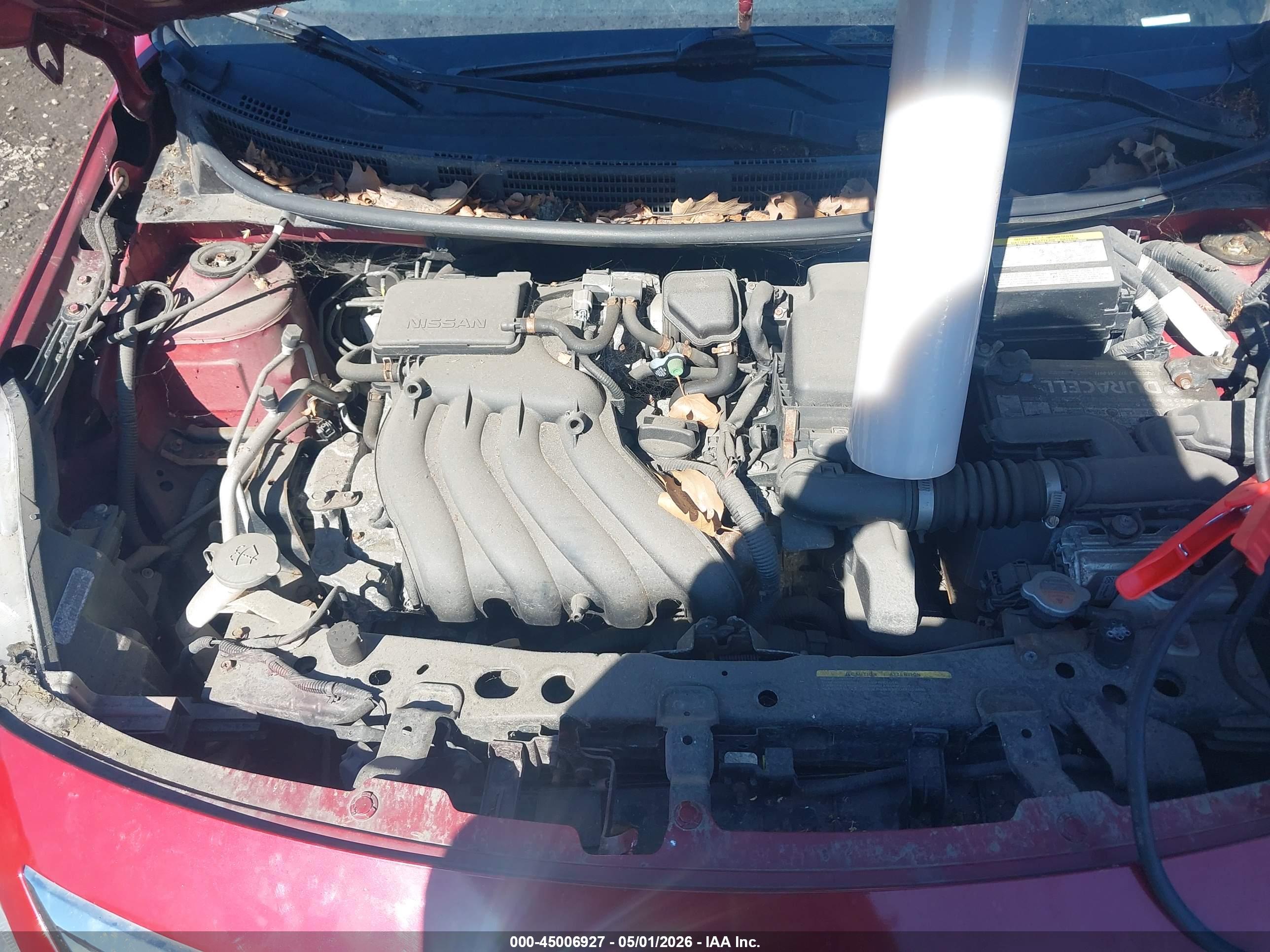 NISSAN VERSA image 10