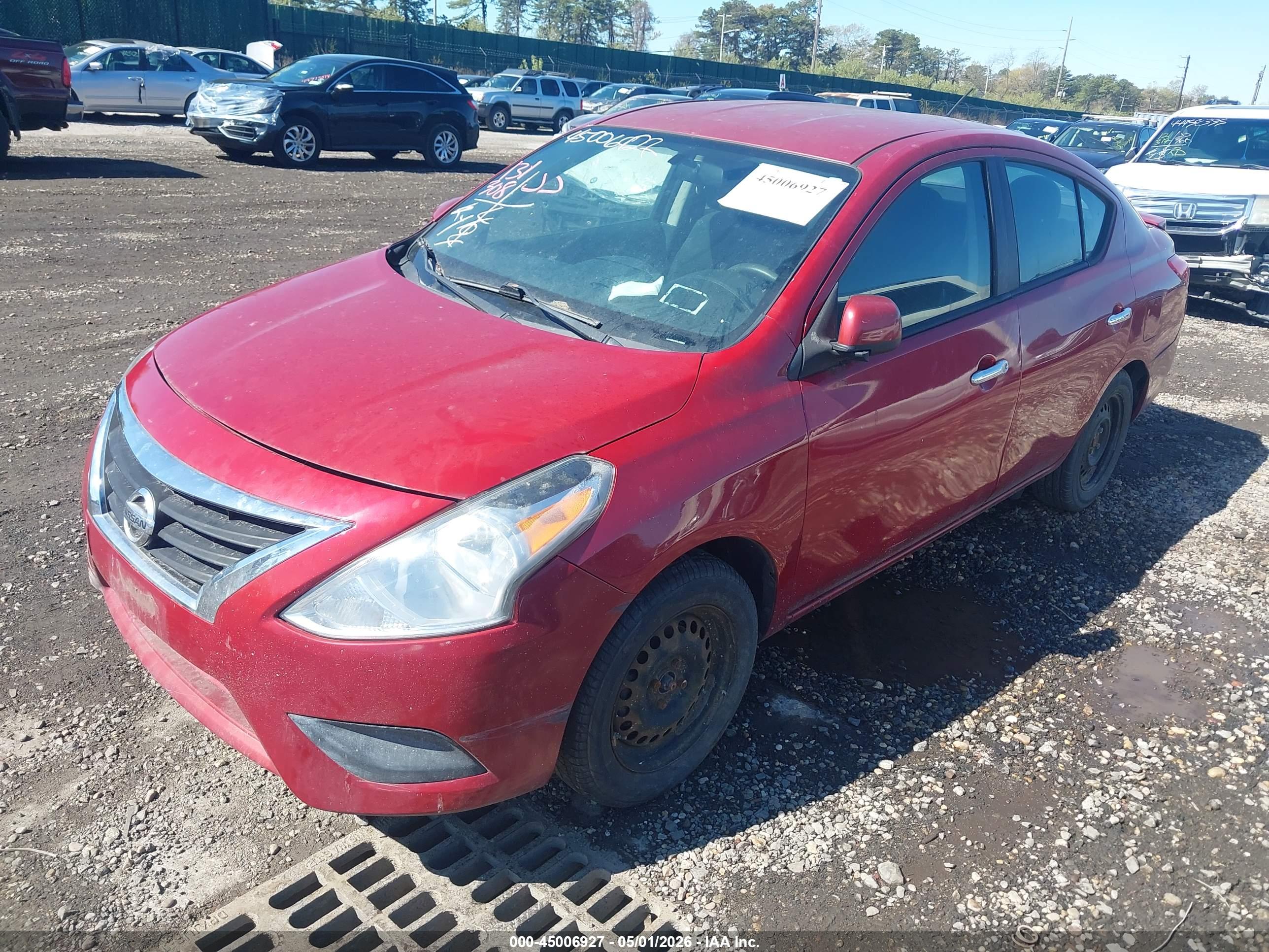 NISSAN VERSA image 2