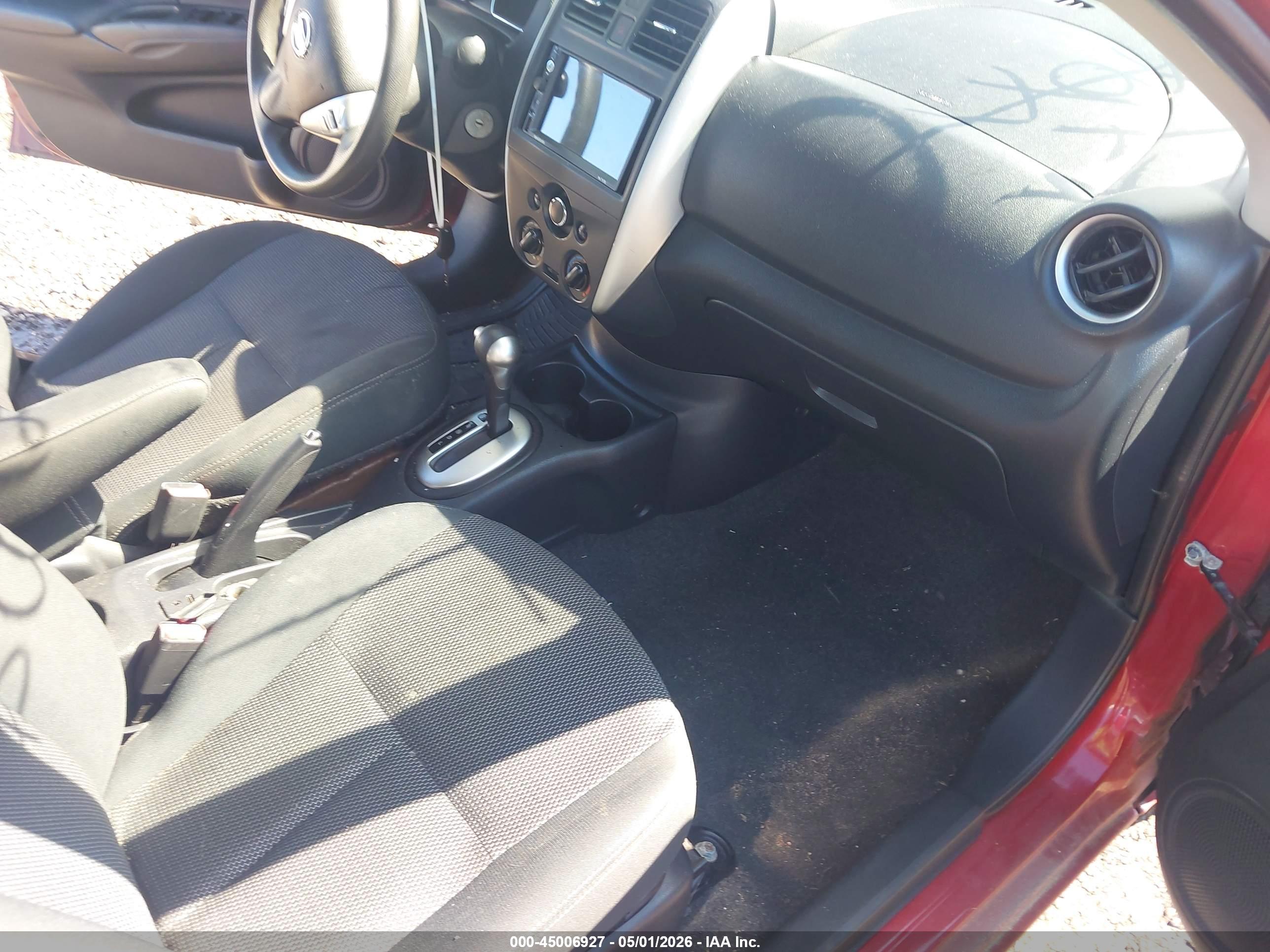 NISSAN VERSA image 5