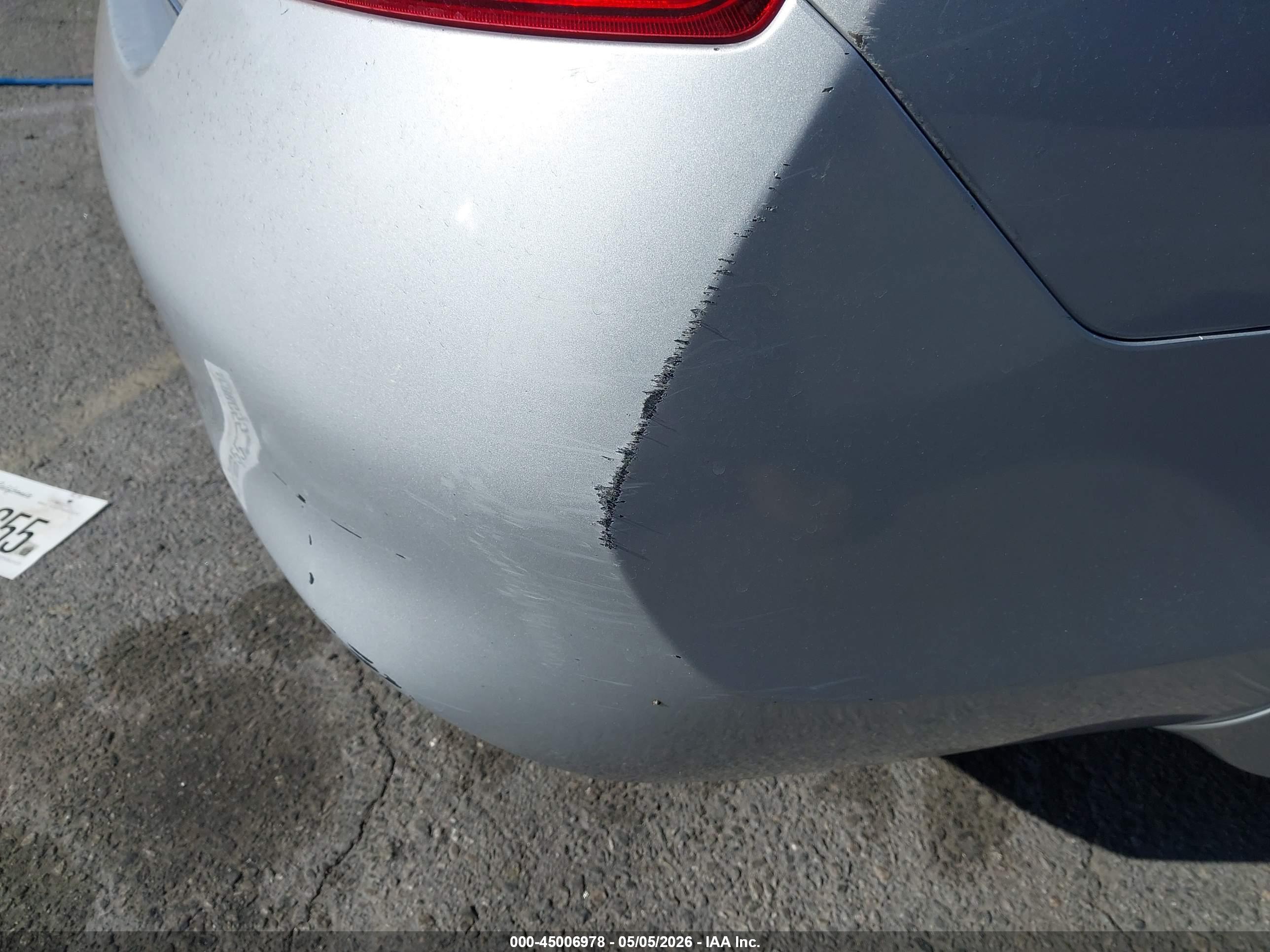 NISSAN VERSA image 6