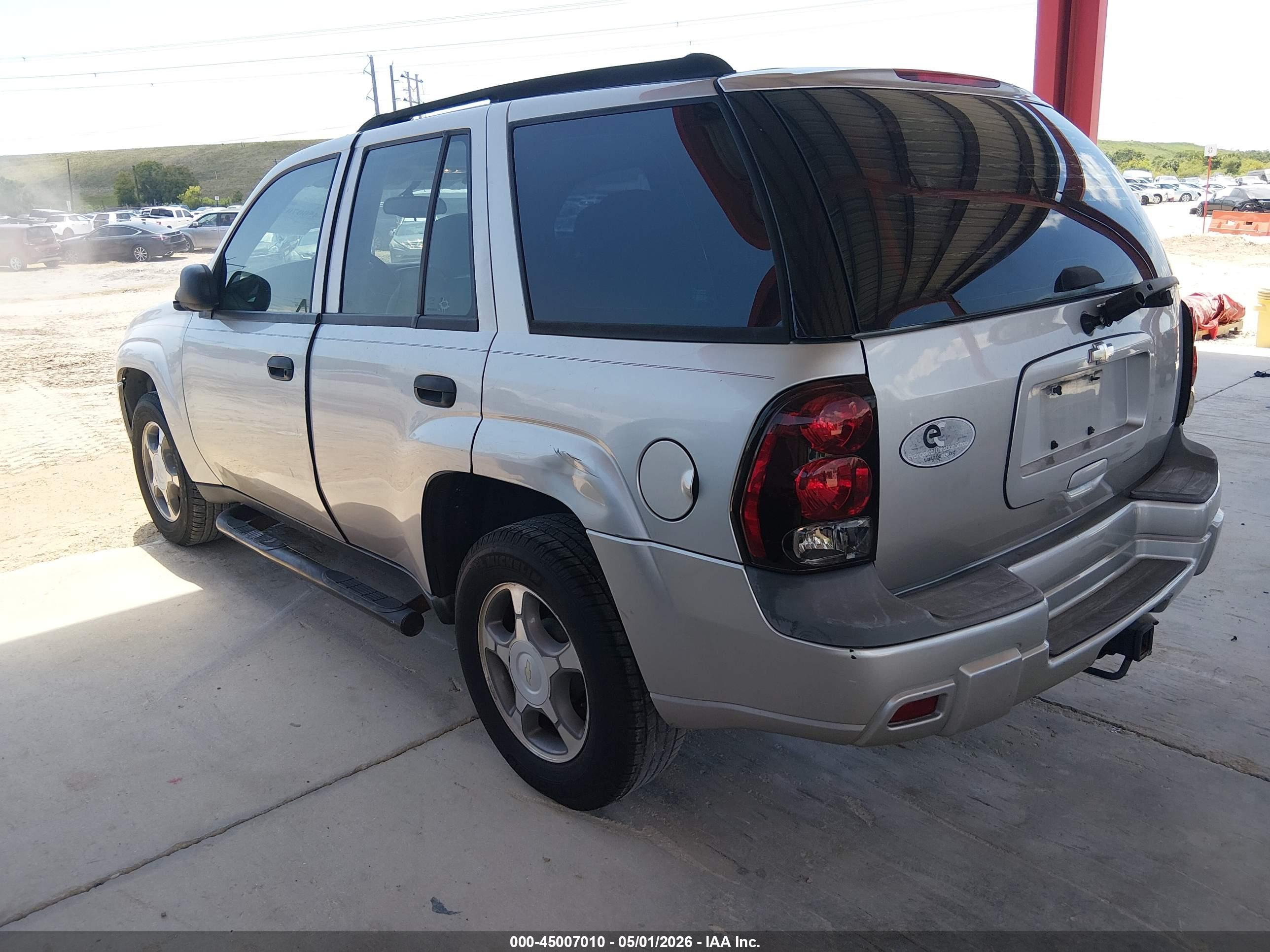 CHEVROLET TRAILBLAZER image 6